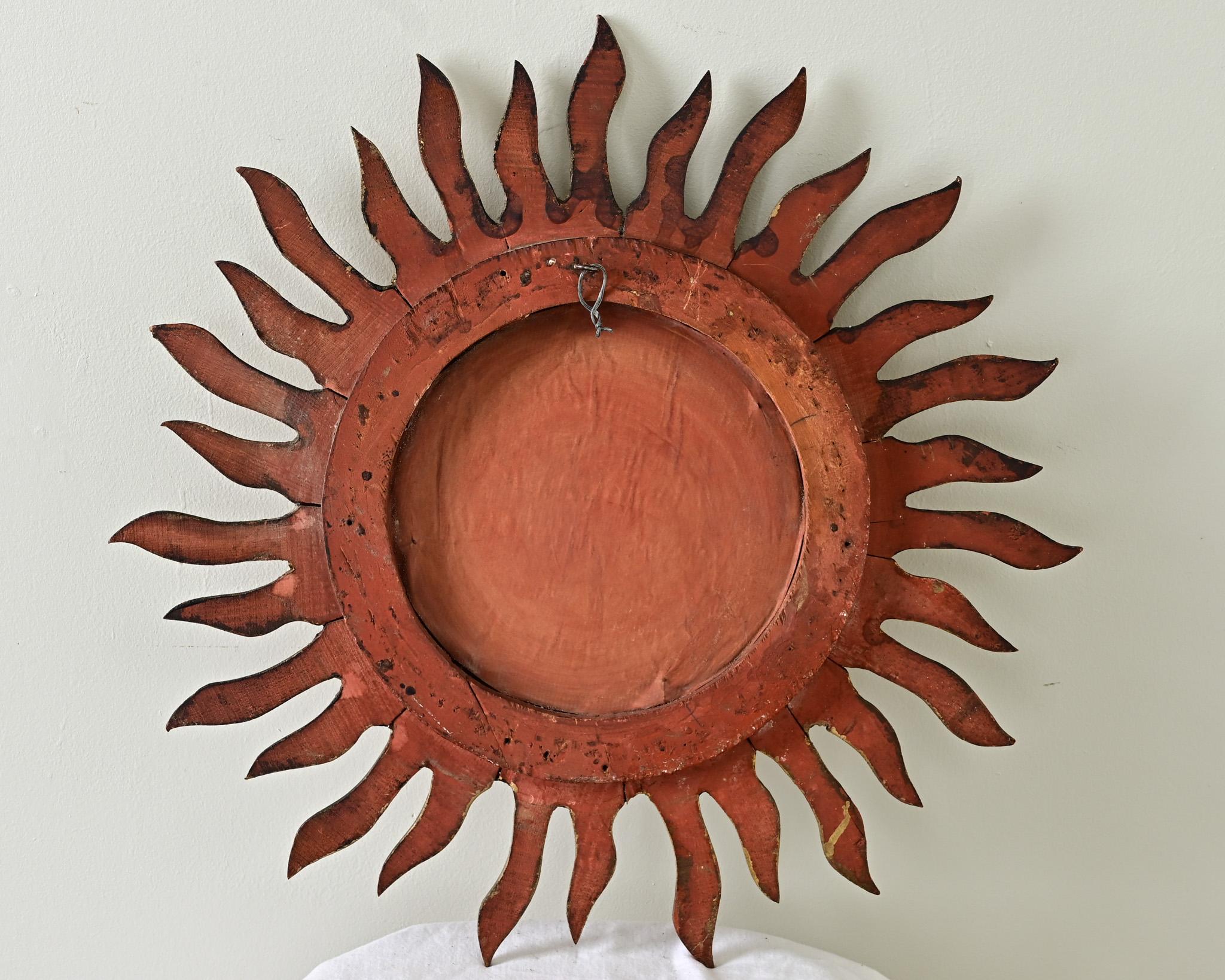 Sculpté à la main Miroir italien du 19ème siècle en forme d'étoile dorée en vente