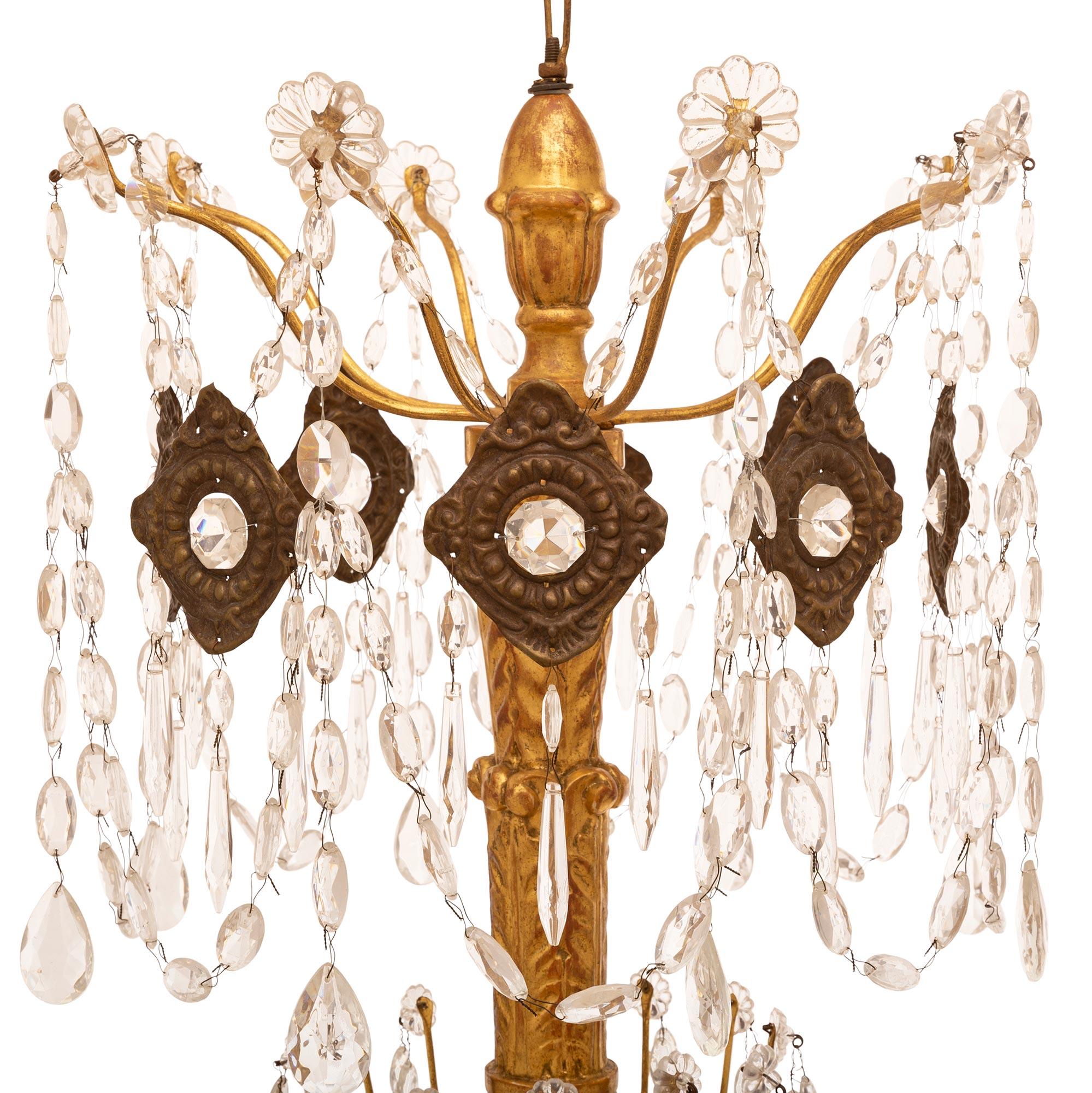 Italian 19th Century Giltwood and Gold Leaf on Metal Chandelier In Good Condition For Sale In West Palm Beach, FL