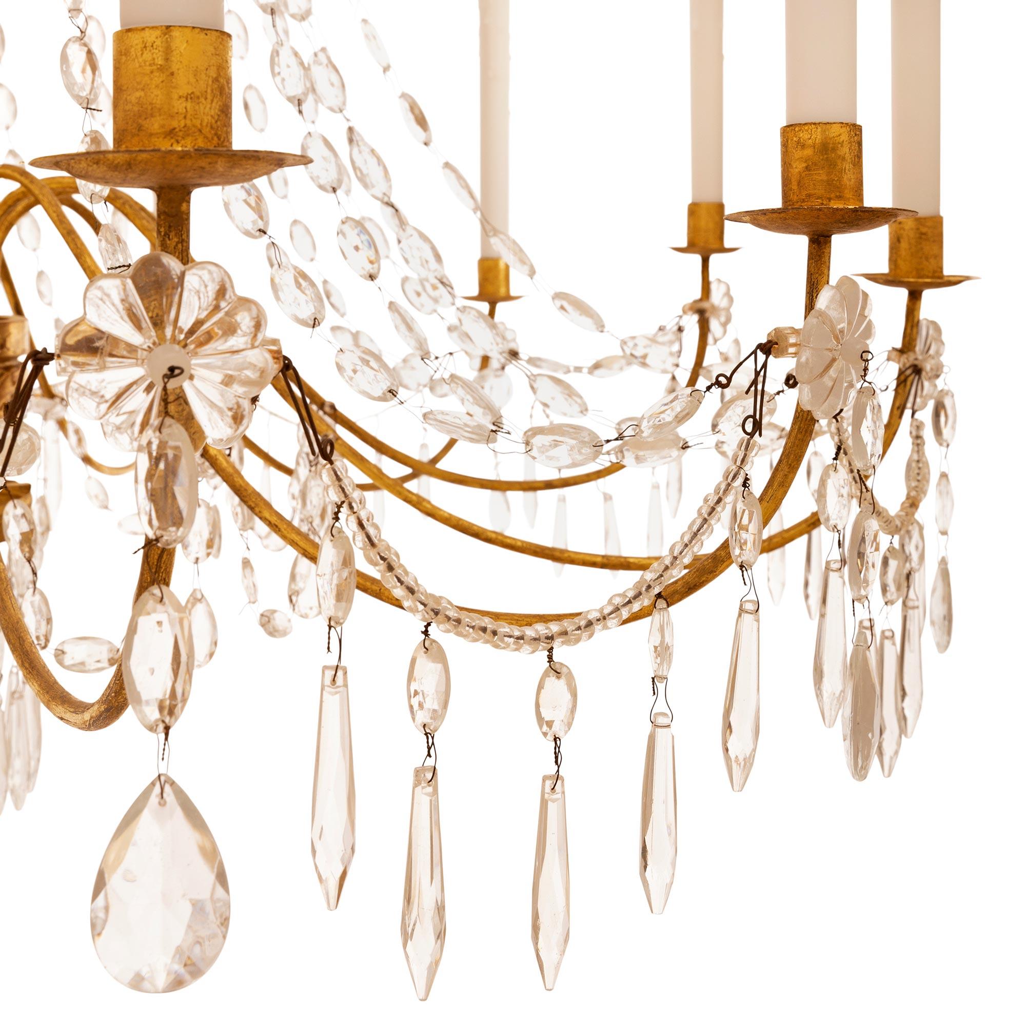 Italian 19th Century Giltwood and Gold Leaf on Metal Chandelier For Sale 1