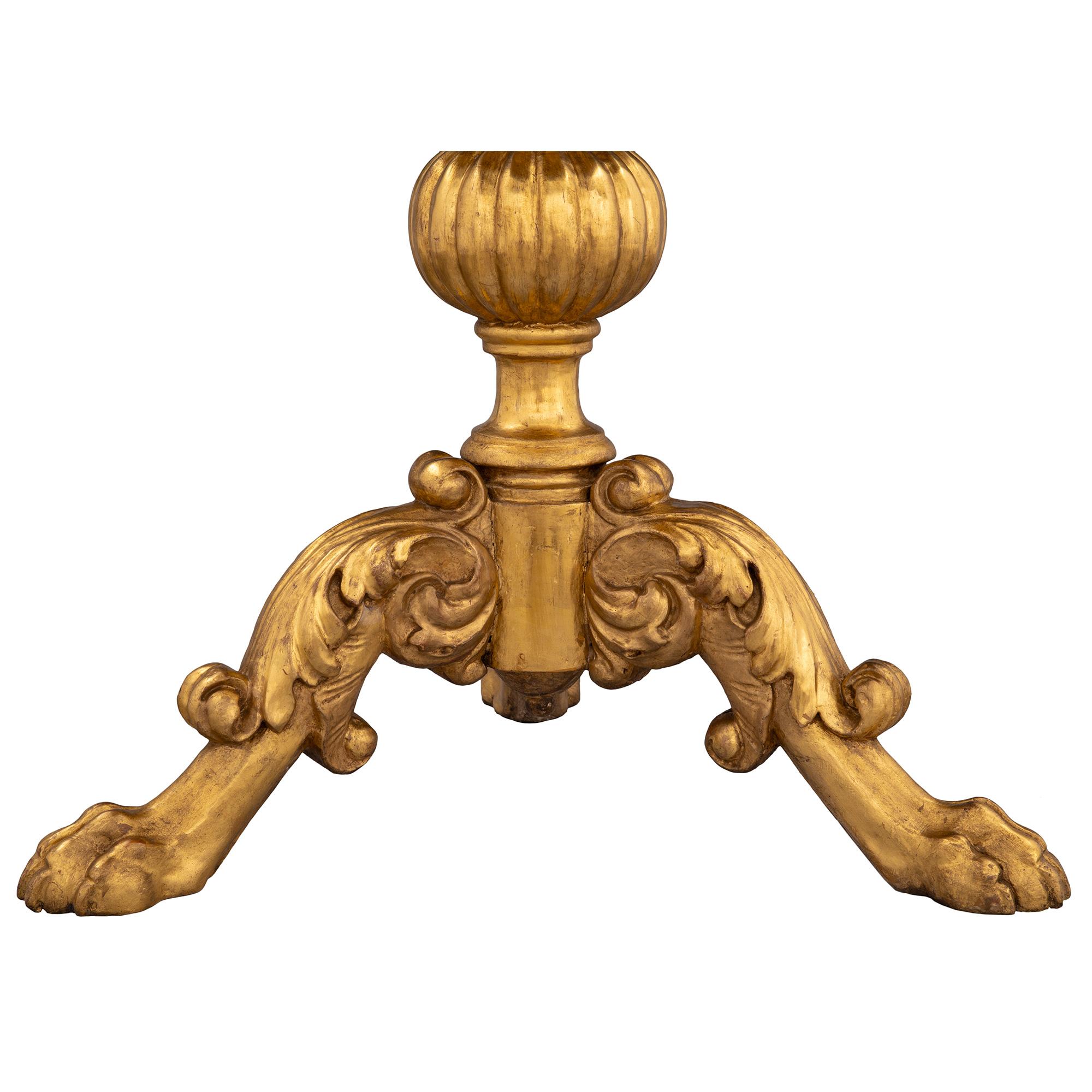 Table d'appoint italienne du 19ème siècle en bois doré et marbre Pietra Dura en vente 4