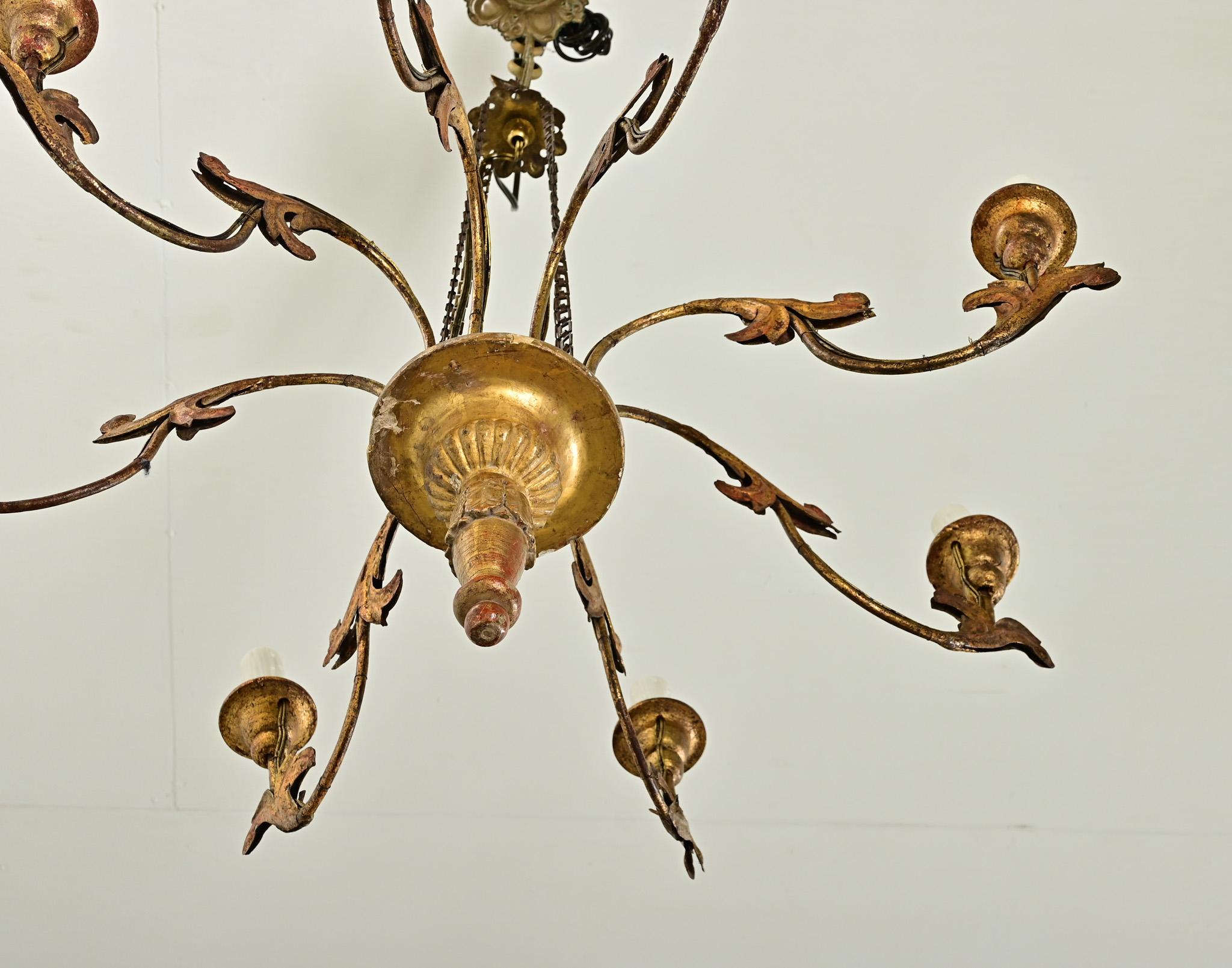 Italian 19th Century Giltwood Chandelier For Sale 6