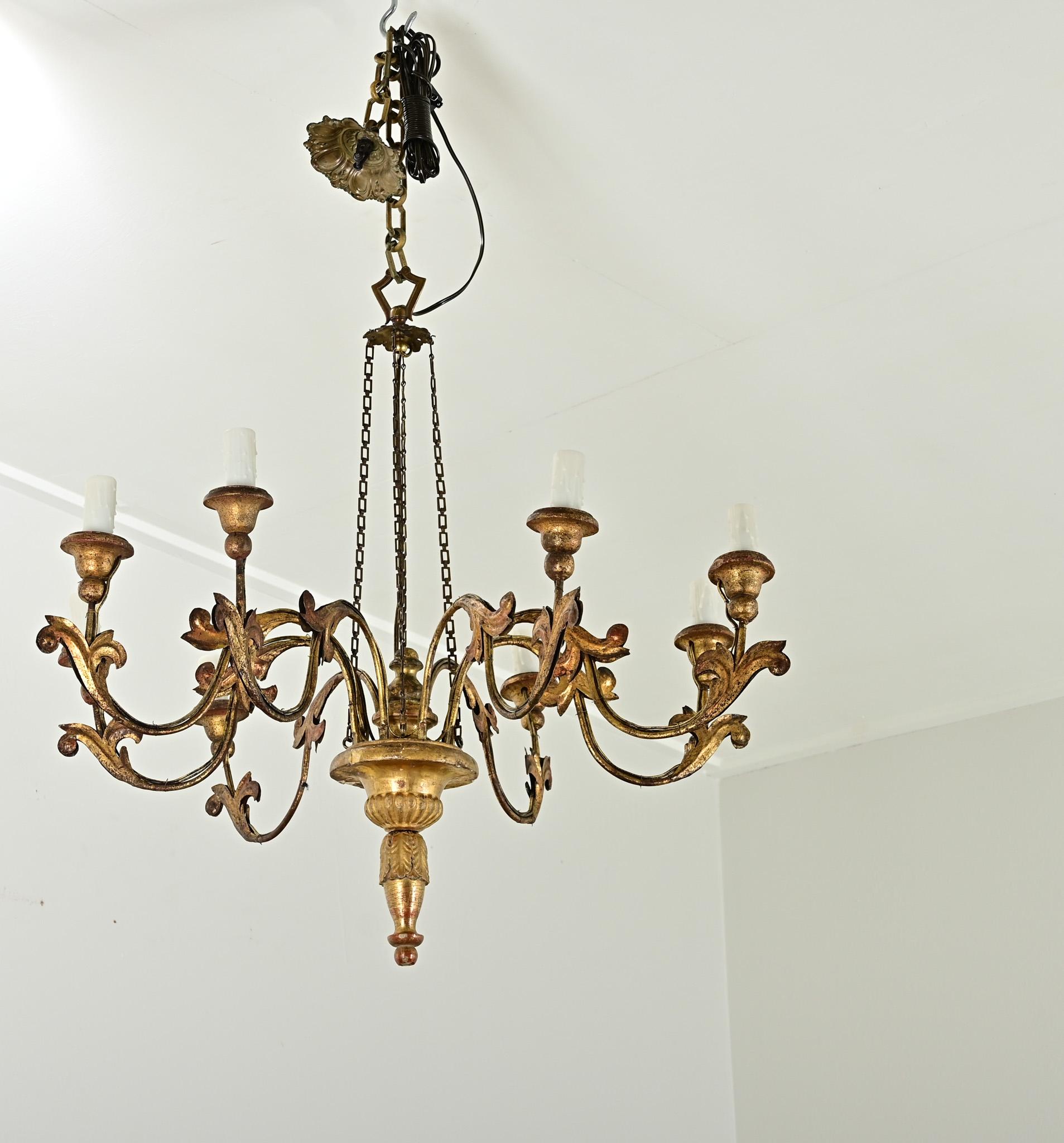 Italian 19th Century Giltwood Chandelier In Good Condition For Sale In Baton Rouge, LA