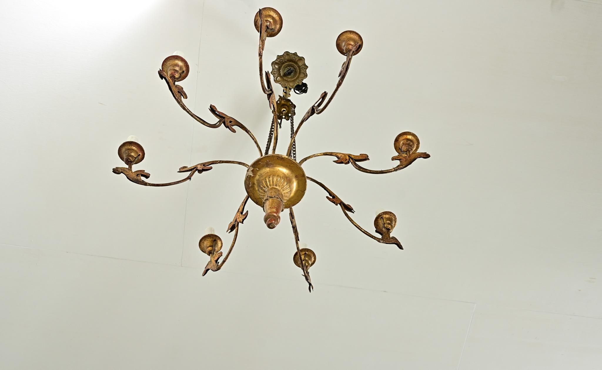 Italian 19th Century Giltwood Chandelier For Sale 4