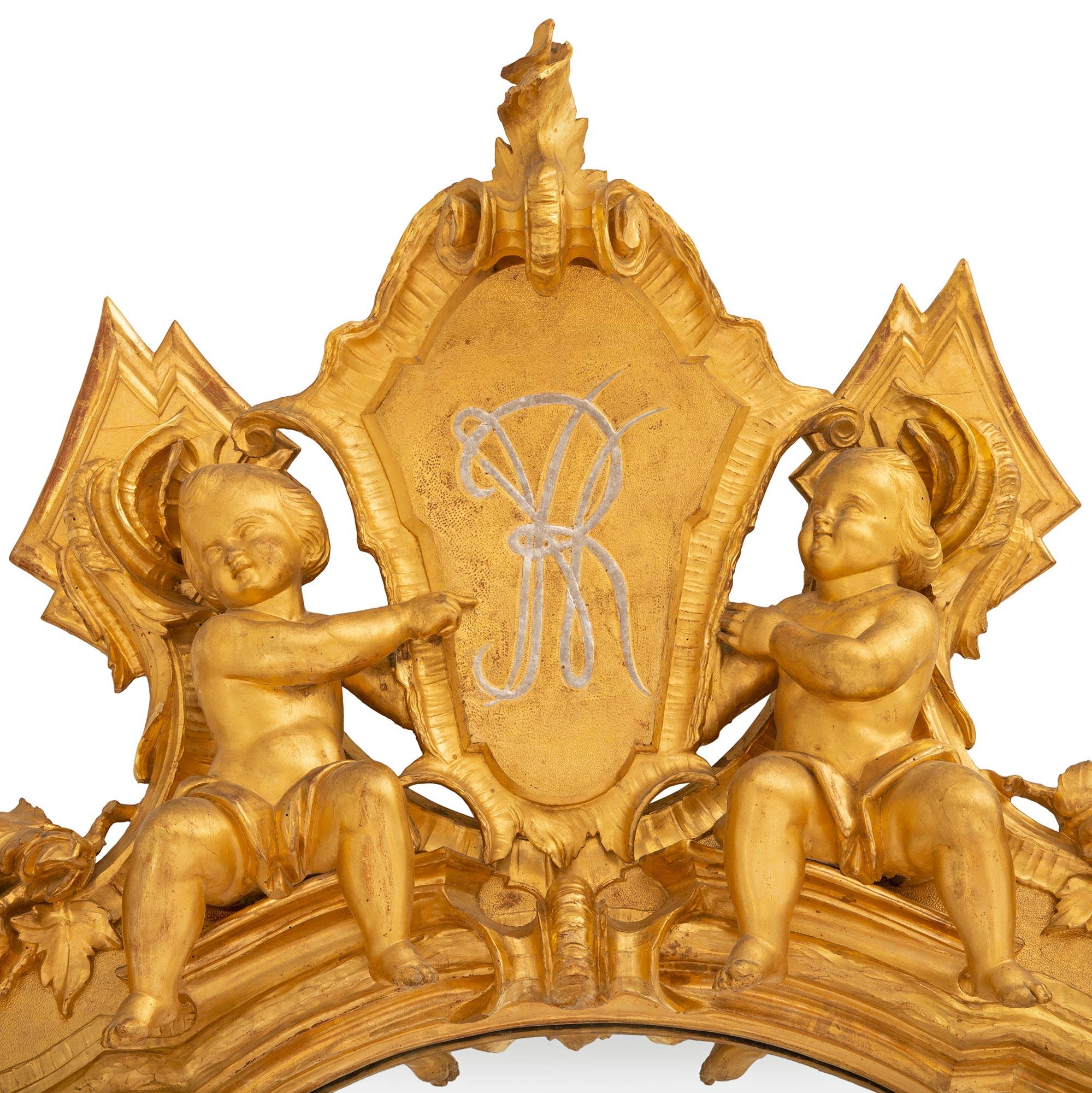 Italienische Konsole und Spiegel aus vergoldetem Holz aus dem 19. Jahrhundert im Angebot 3