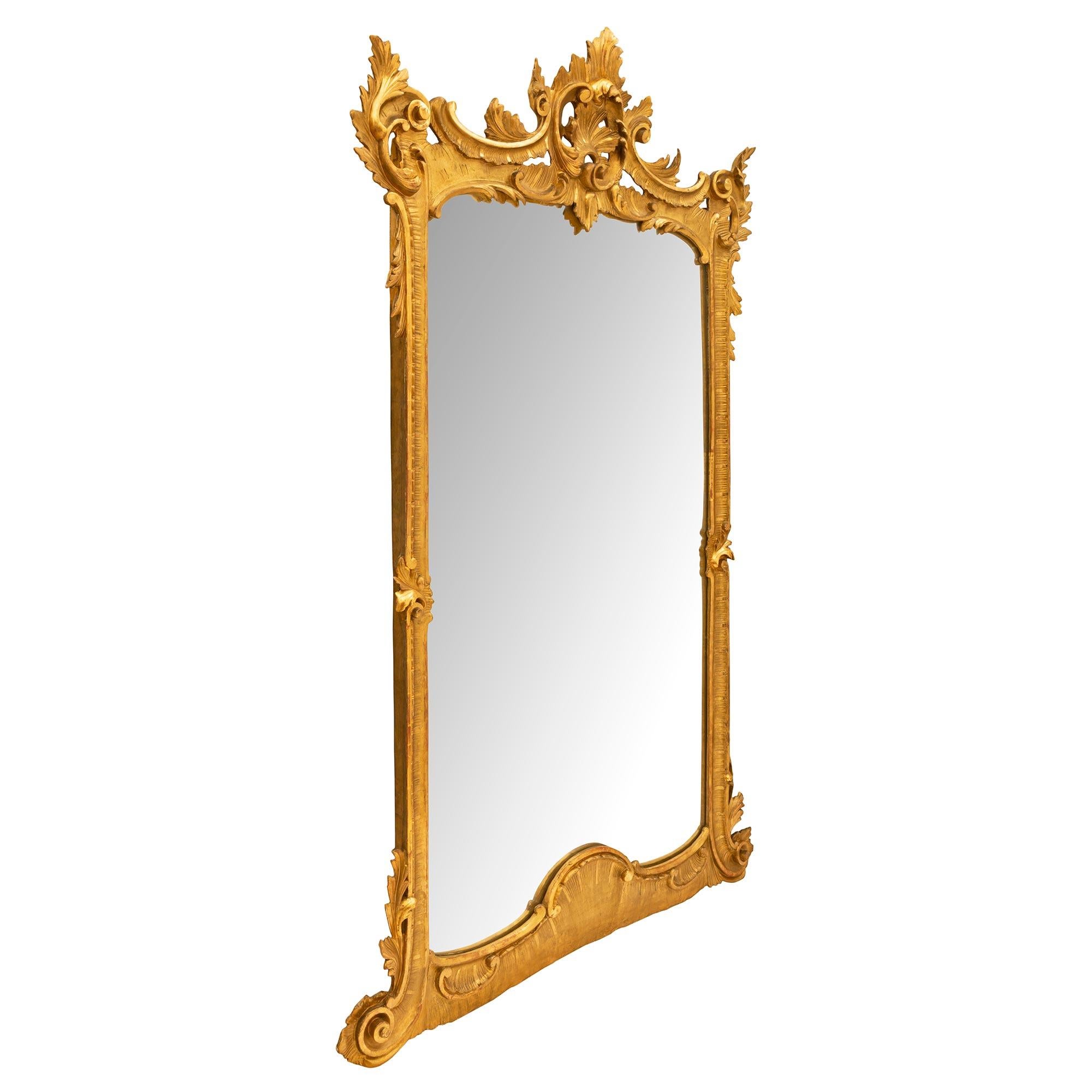  Miroir italien en bois doré du XIXe siècle Bon état - En vente à West Palm Beach, FL