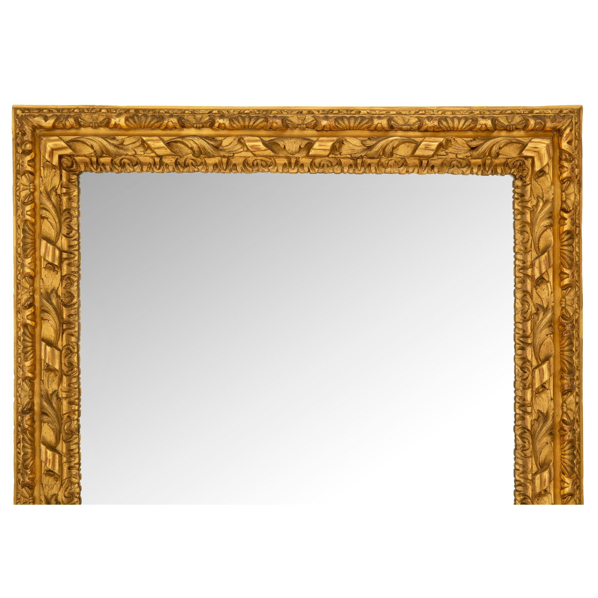 Bois doré Miroir italien en bois doré du XIXe siècle en vente