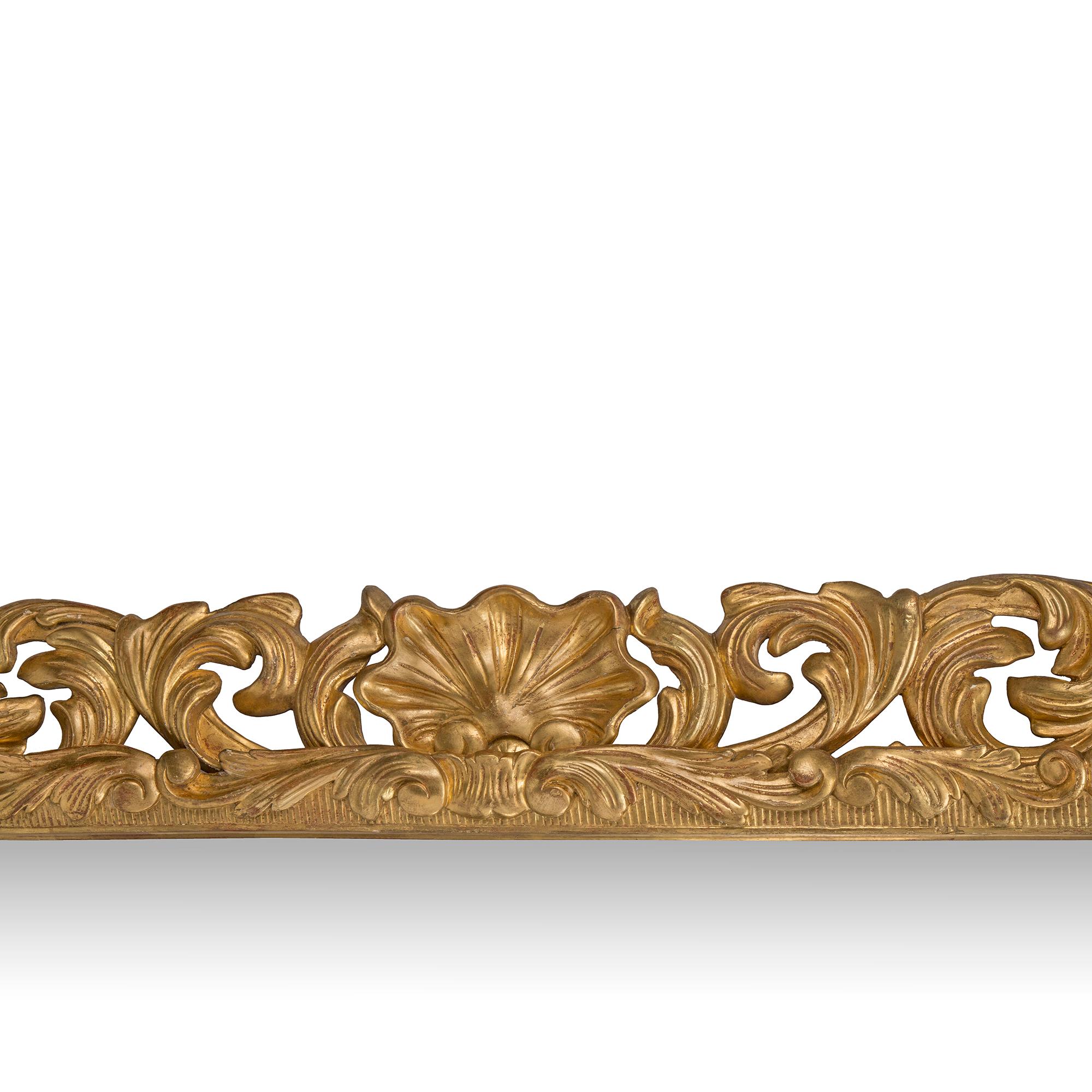 Miroir italien du 19ème siècle en bois doré de Florence en vente 2