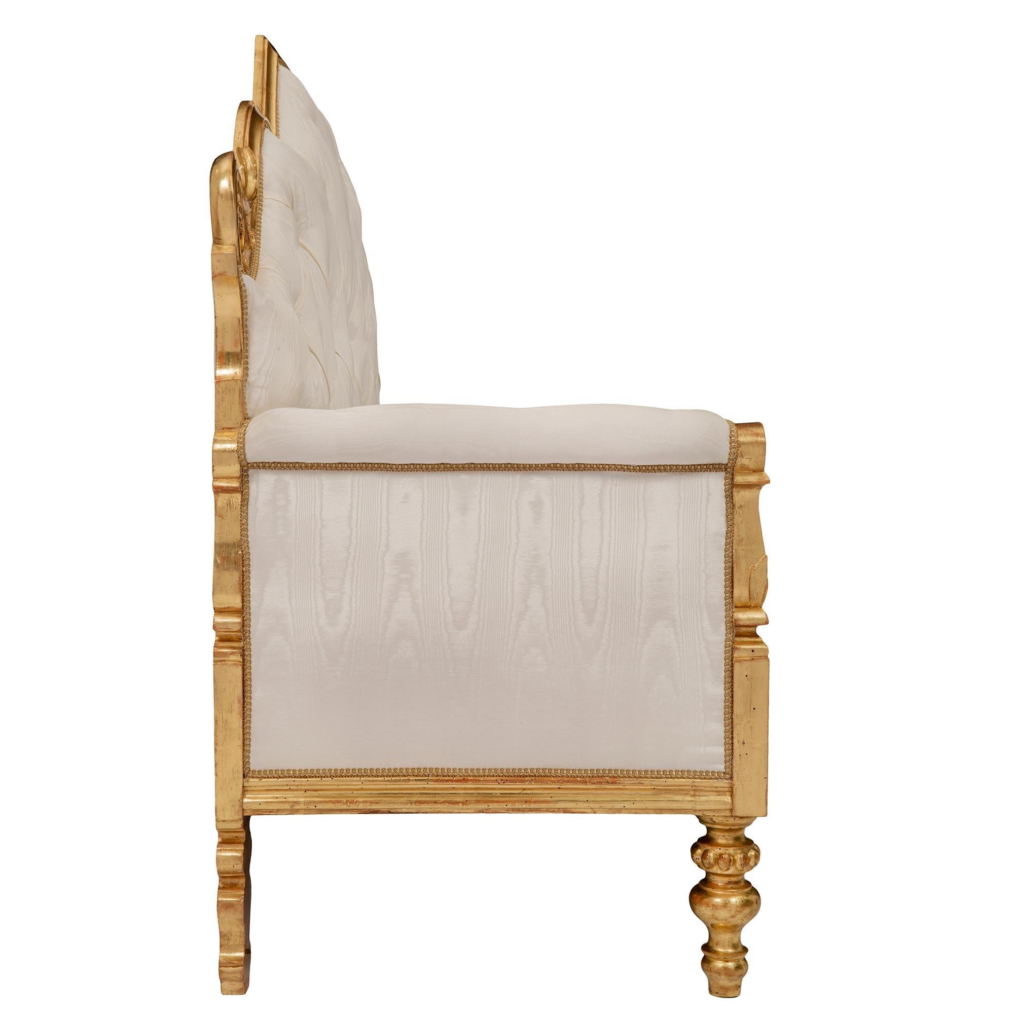 Italian 19th Century Giltwood Sette In Good Condition For Sale In West Palm Beach, FL