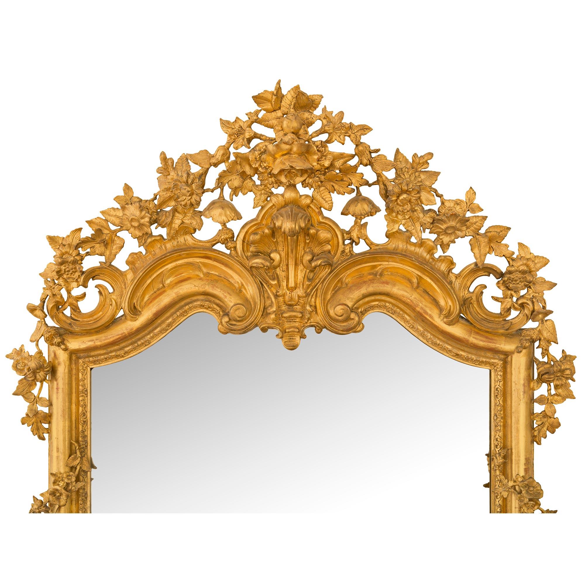 Italian 19th Century Grand Scale Giltwood Mirror In Good Condition For Sale In West Palm Beach, FL
