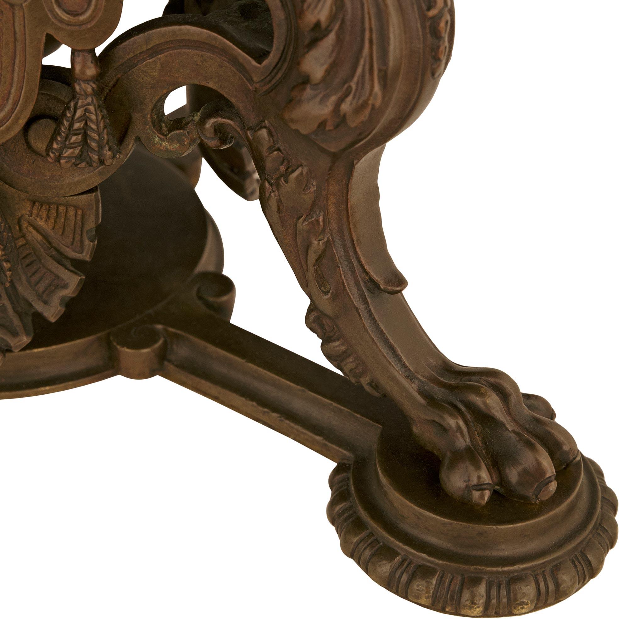 Centro de mesa italiano del Gran Tour del siglo XIX Bronce, Ormolu y Mármol en venta 2