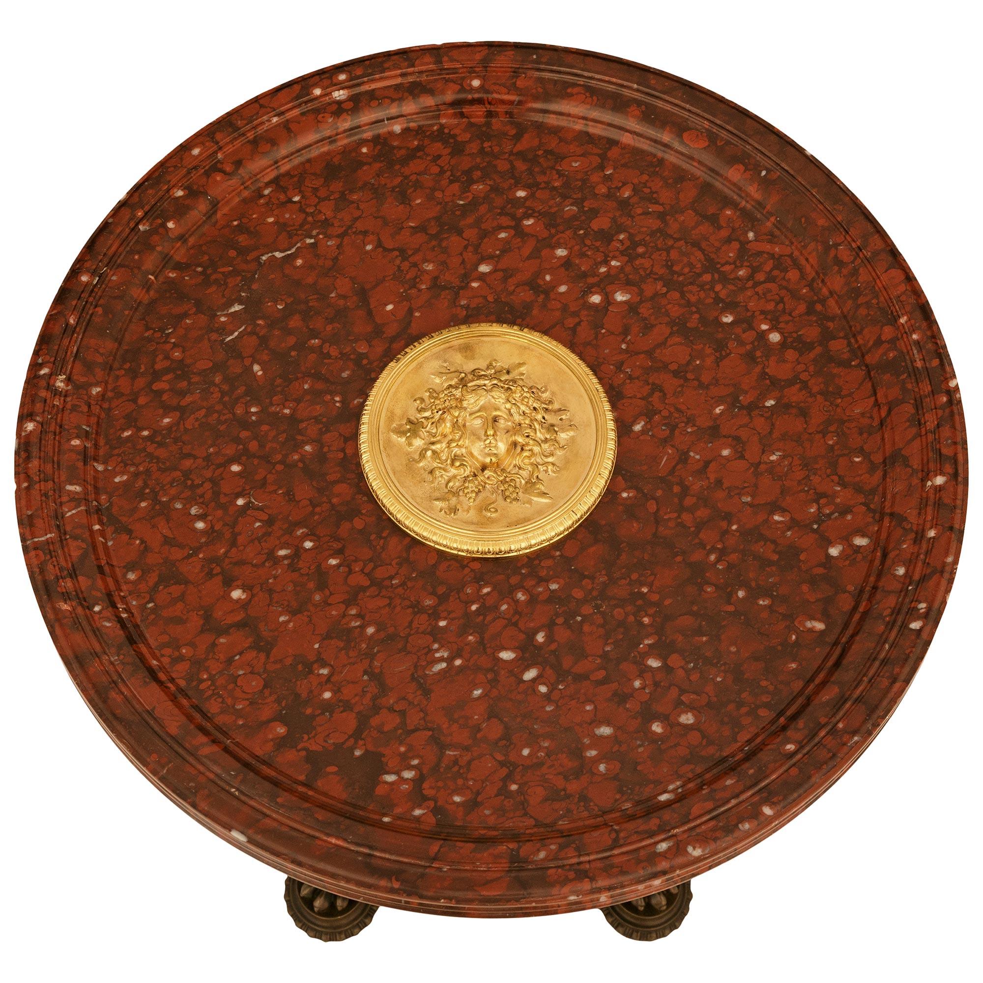 Centro de mesa italiano del Gran Tour del siglo XIX Bronce, Ormolu y Mármol en venta 4