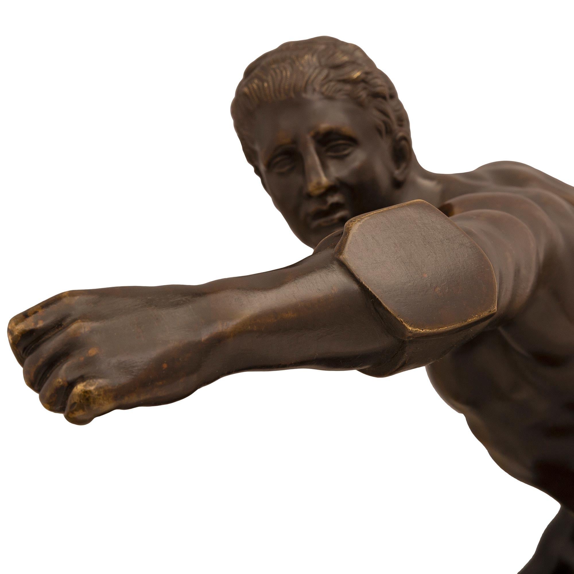 Estatua italiana de bronce de la época del Gran Tour del siglo XIX del Gladiador Borghese Grand Tour en venta