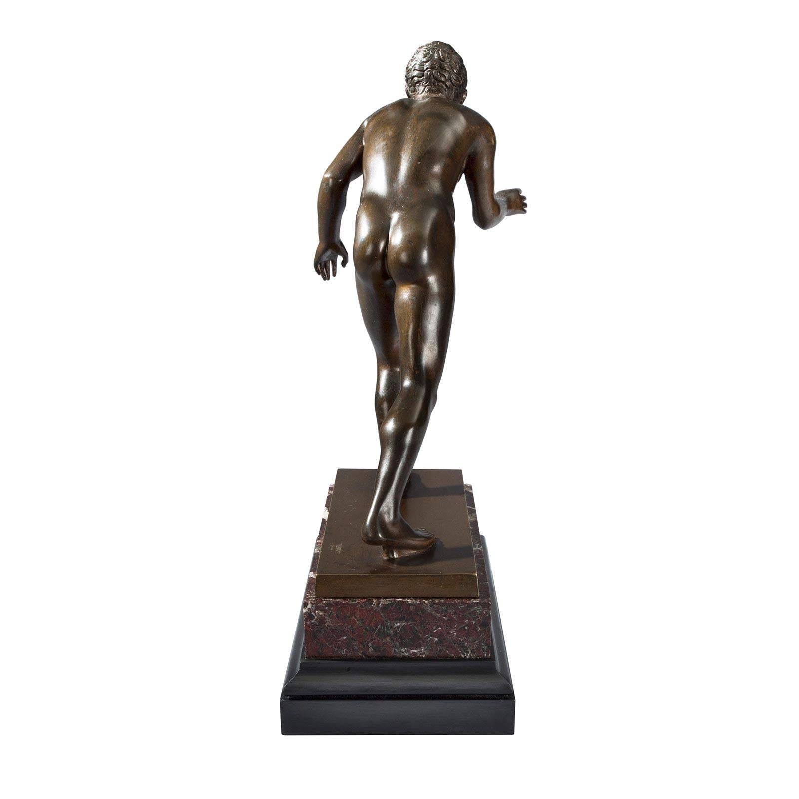 Italian 19th Century Grand Tour Period Patinated Bronze of a Roman Athlete In Good Condition For Sale In West Palm Beach, FL