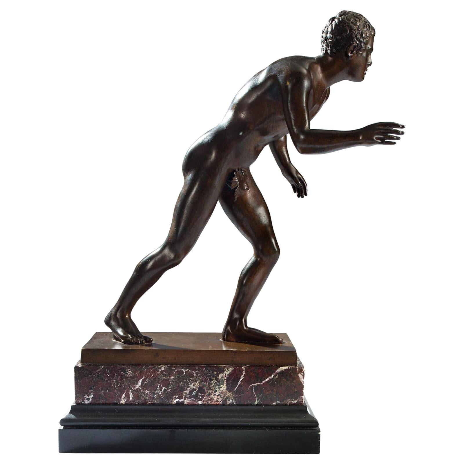 Bronze patiné italien d'époque Grand Tour du XIXe siècle représentant un athlète romain en vente