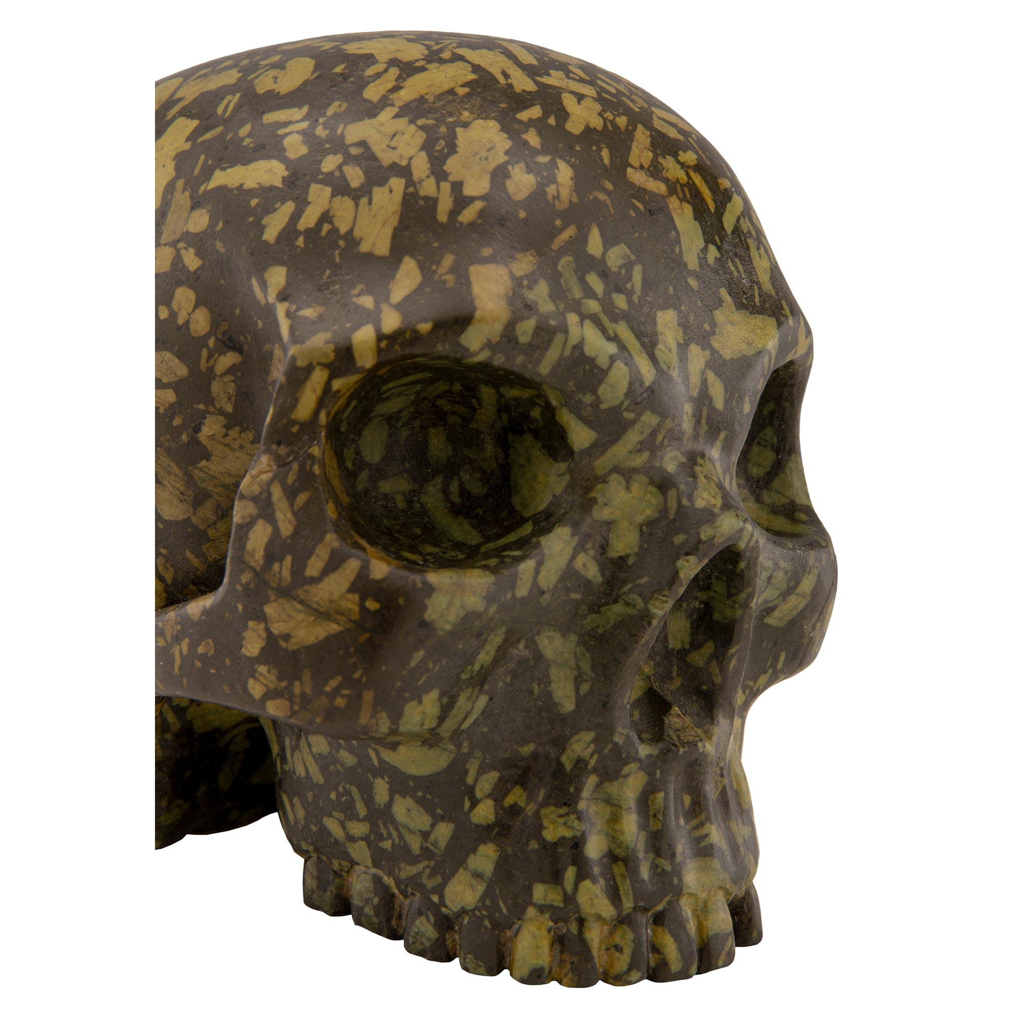 Italian 19th Century Green Porphyry Skull Statue/Paperweight For Sale 2