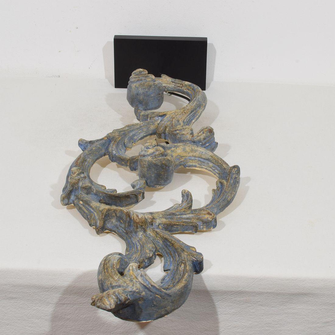 Italian 19th Century  Hand Carved Giltwood Baroque Style Curl Ornament For Sale 12