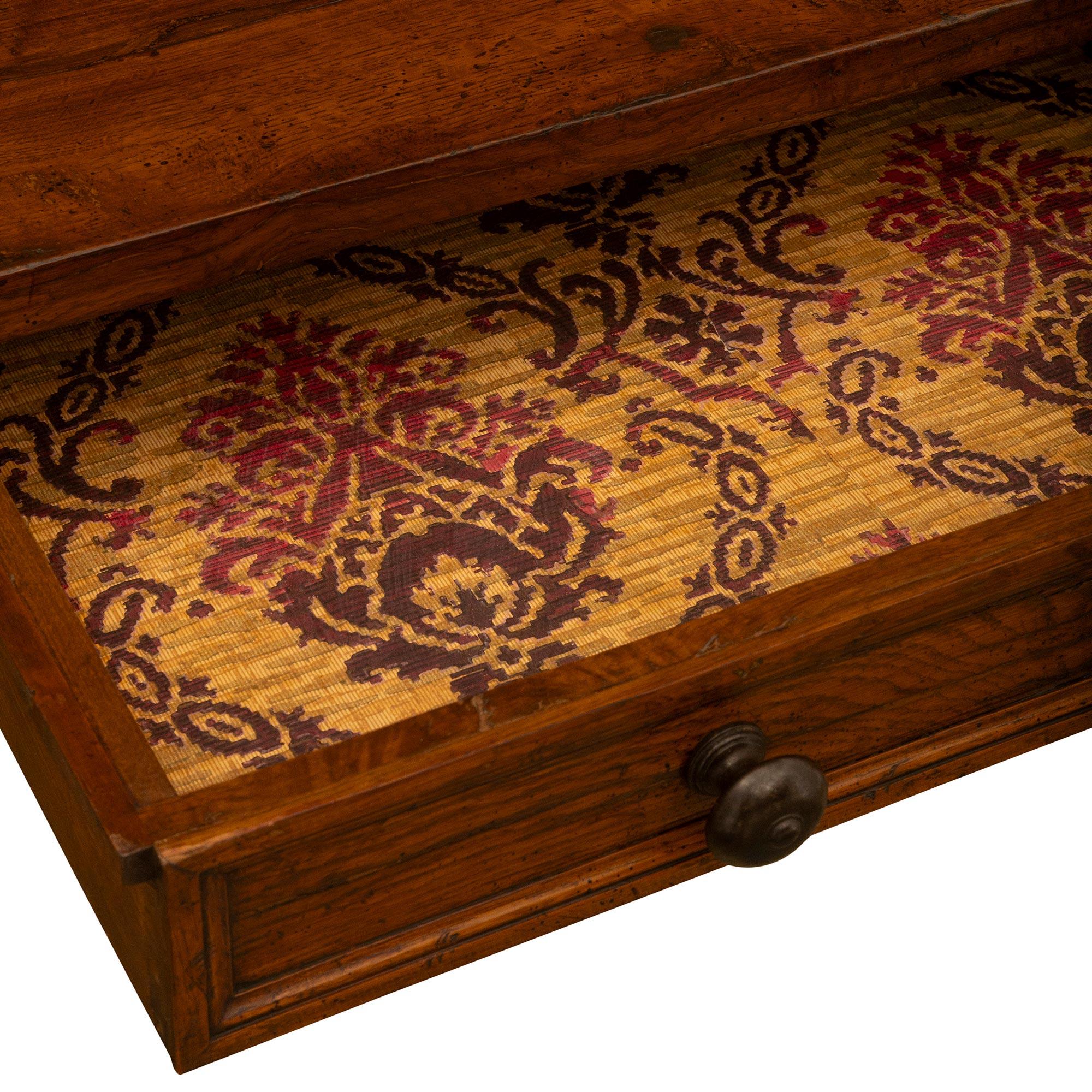 An attractive Italian 19th century Oak trestle table/desk For Sale 2