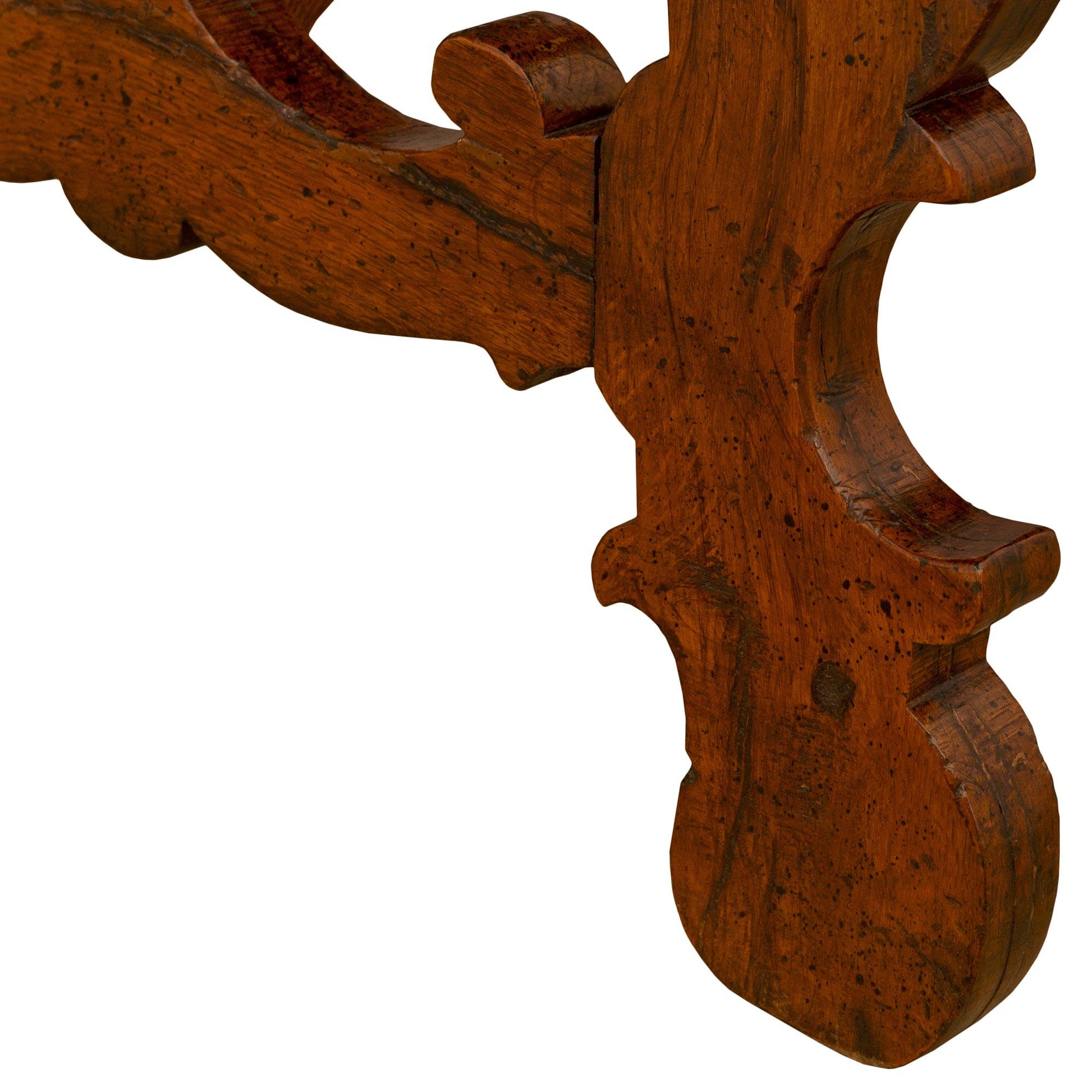 An attractive Italian 19th century Oak trestle table/desk For Sale 3