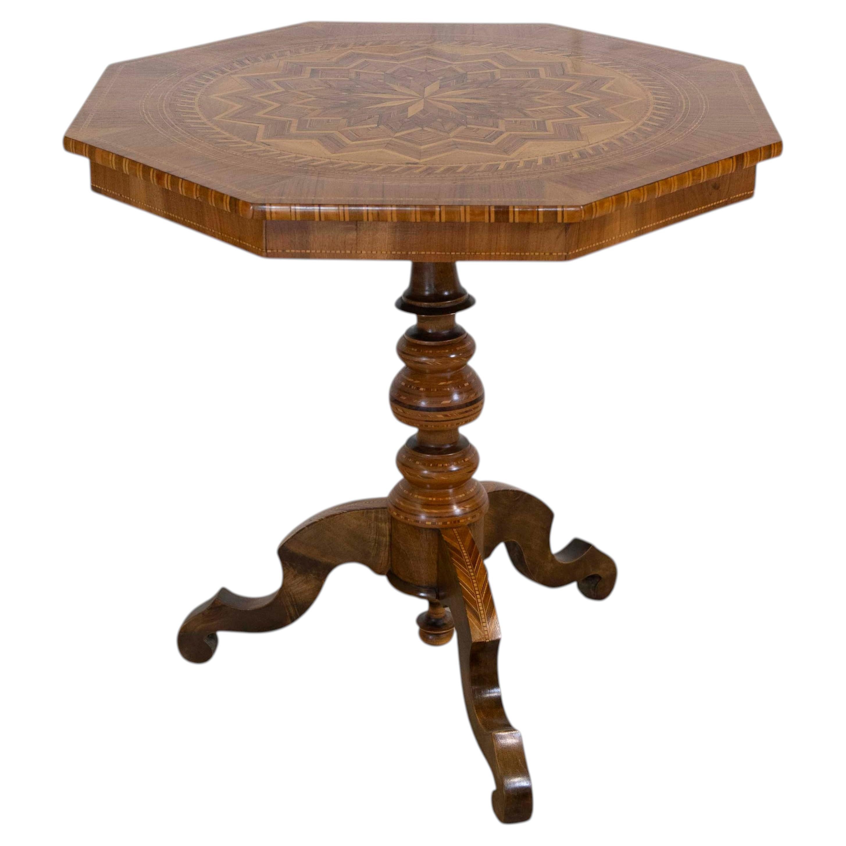 Italian 19th Century Inlaid Walnut Sorrento Table For Sale