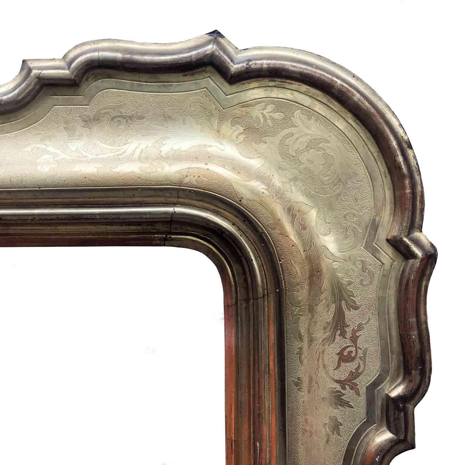 Italian Large Louis Philippe Mirror 1850s Bulino Carved Gilt-Wood Mercury Glass 3
