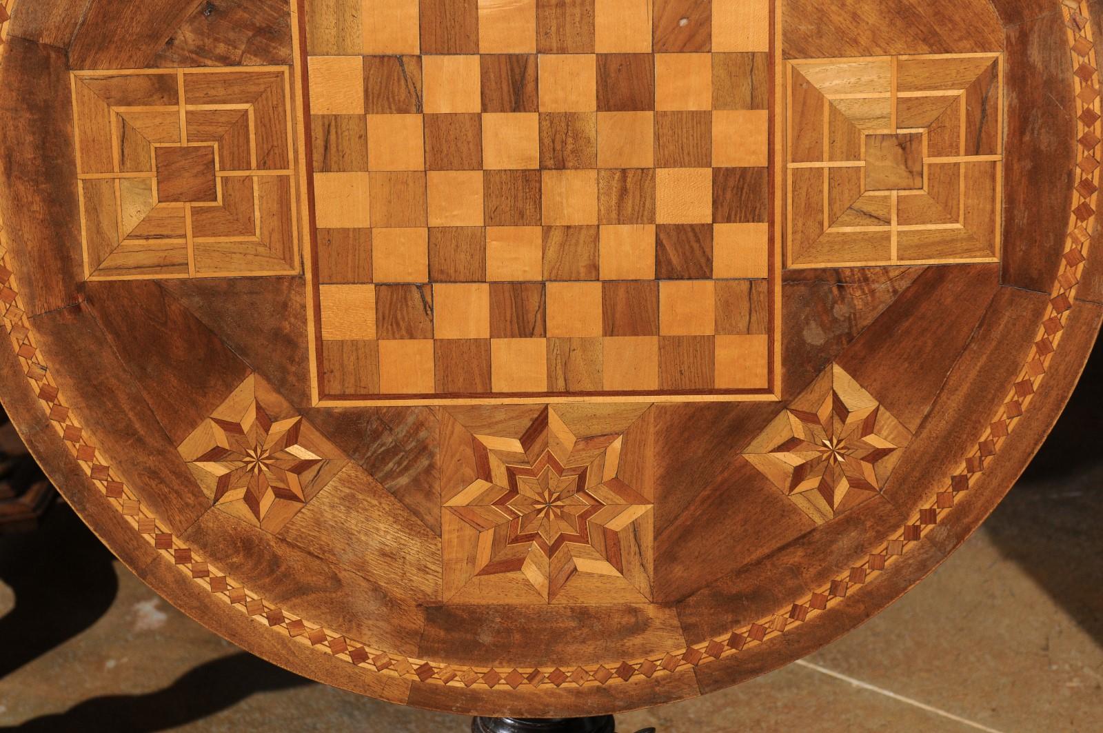 Table Guéridon italienne du 19ème siècle de style Louis Philippe avec décor en marqueterie 3