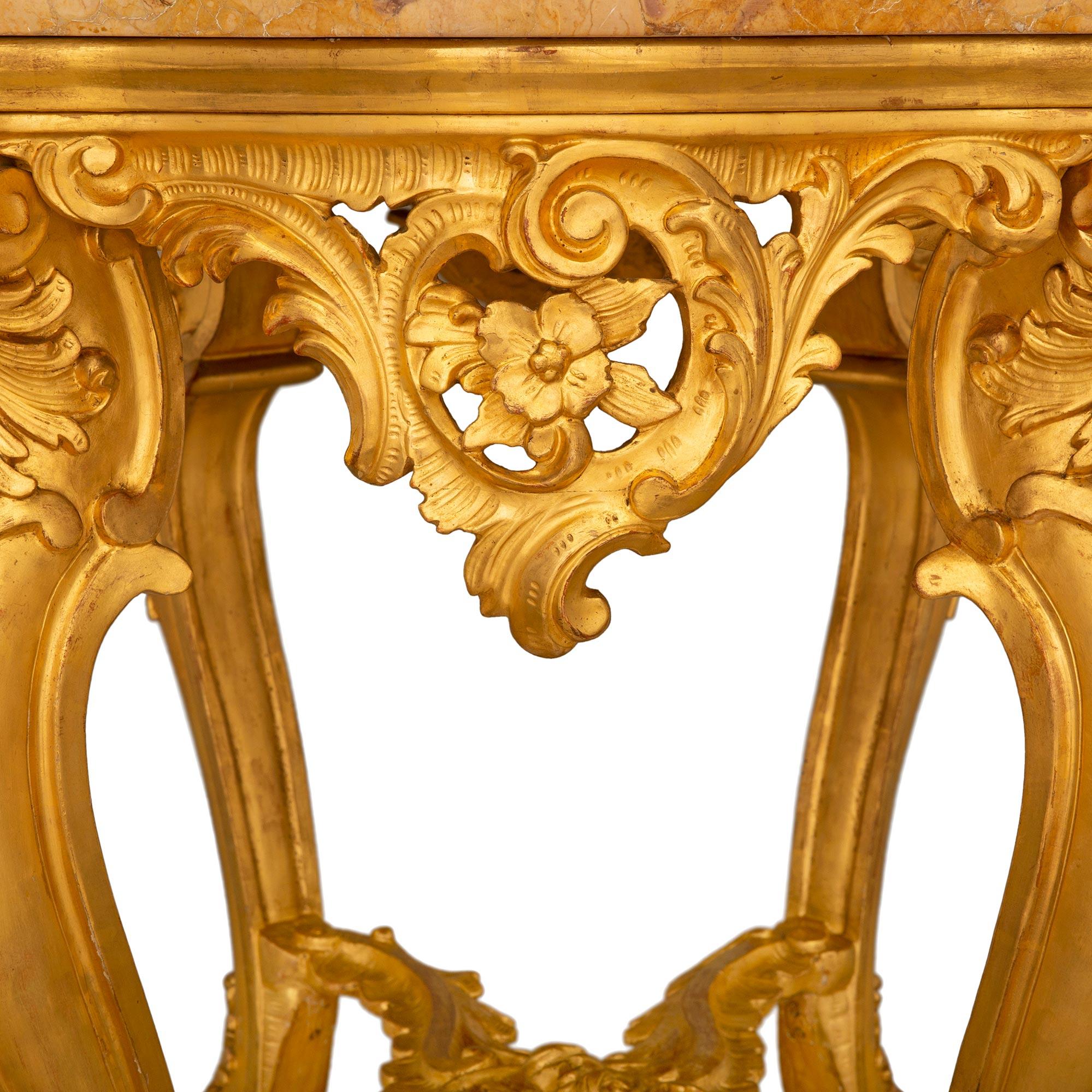 Italienisch 19. Jahrhundert Louis XV St. Giltwood und Brèche Jaune Marmor Center Tisch im Angebot 1
