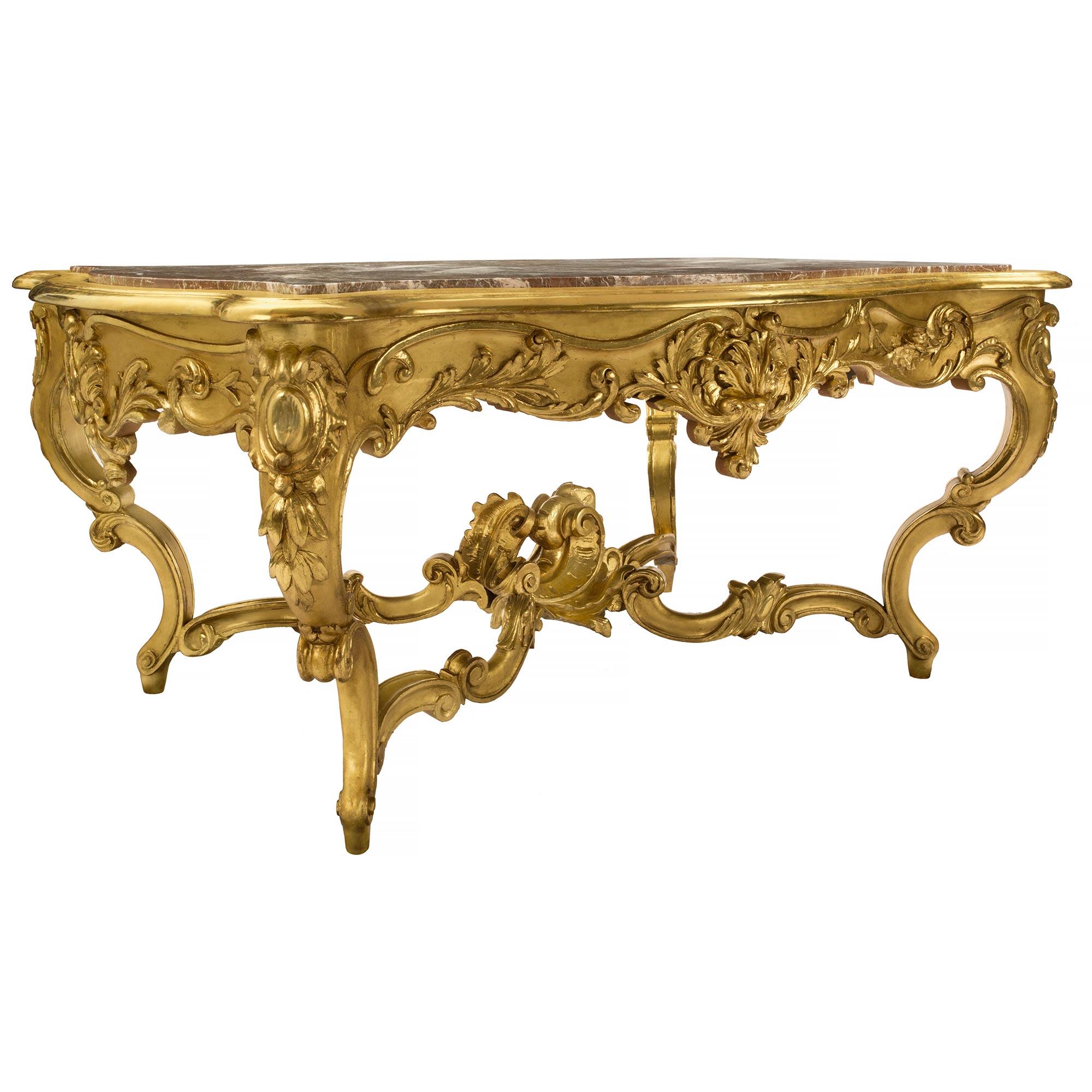 Table centrale italienne Louis XV du 19ème siècle en bois doré et marbre Bon état - En vente à West Palm Beach, FL