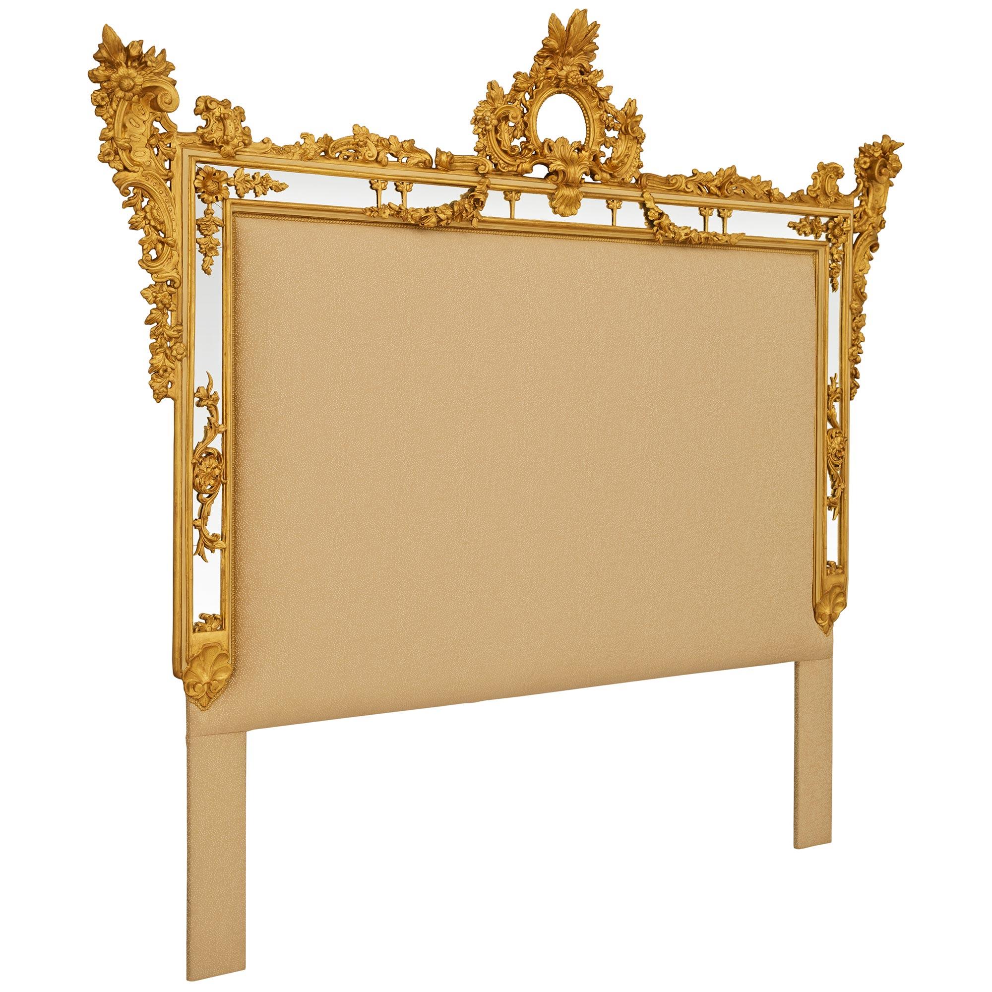 Italienisch 19. Jahrhundert Louis XV st. Giltwood und Spiegel König Größe Kopfteil (Louis XV.) im Angebot