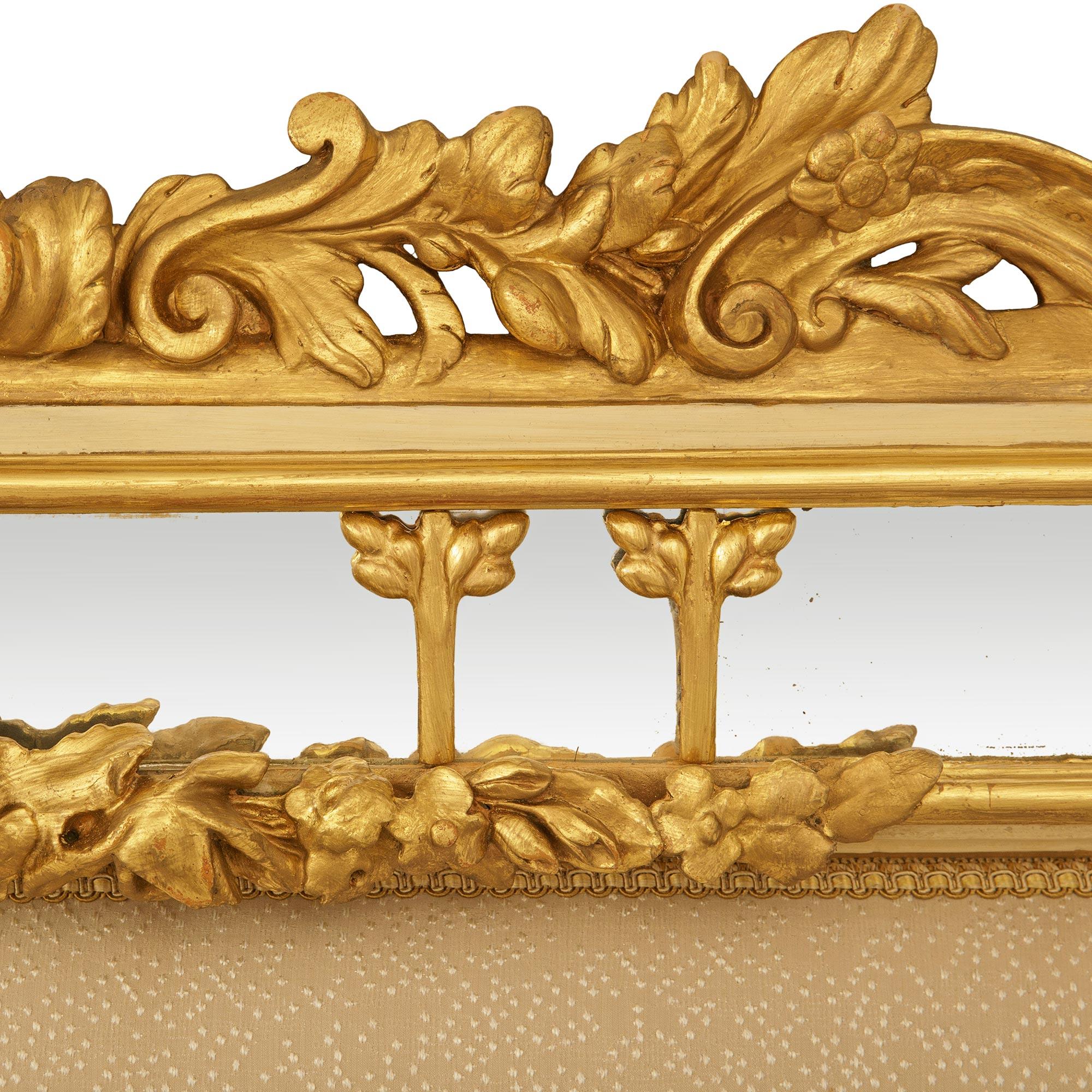 Italienisch 19. Jahrhundert Louis XV st. Giltwood und Spiegel König Größe Kopfteil im Angebot 2