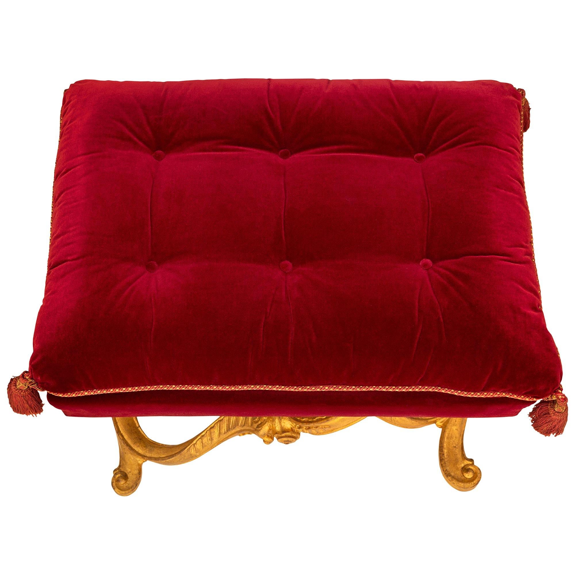 Banco italiano de madera dorada estilo Luis XV del siglo XIX en venta 5
