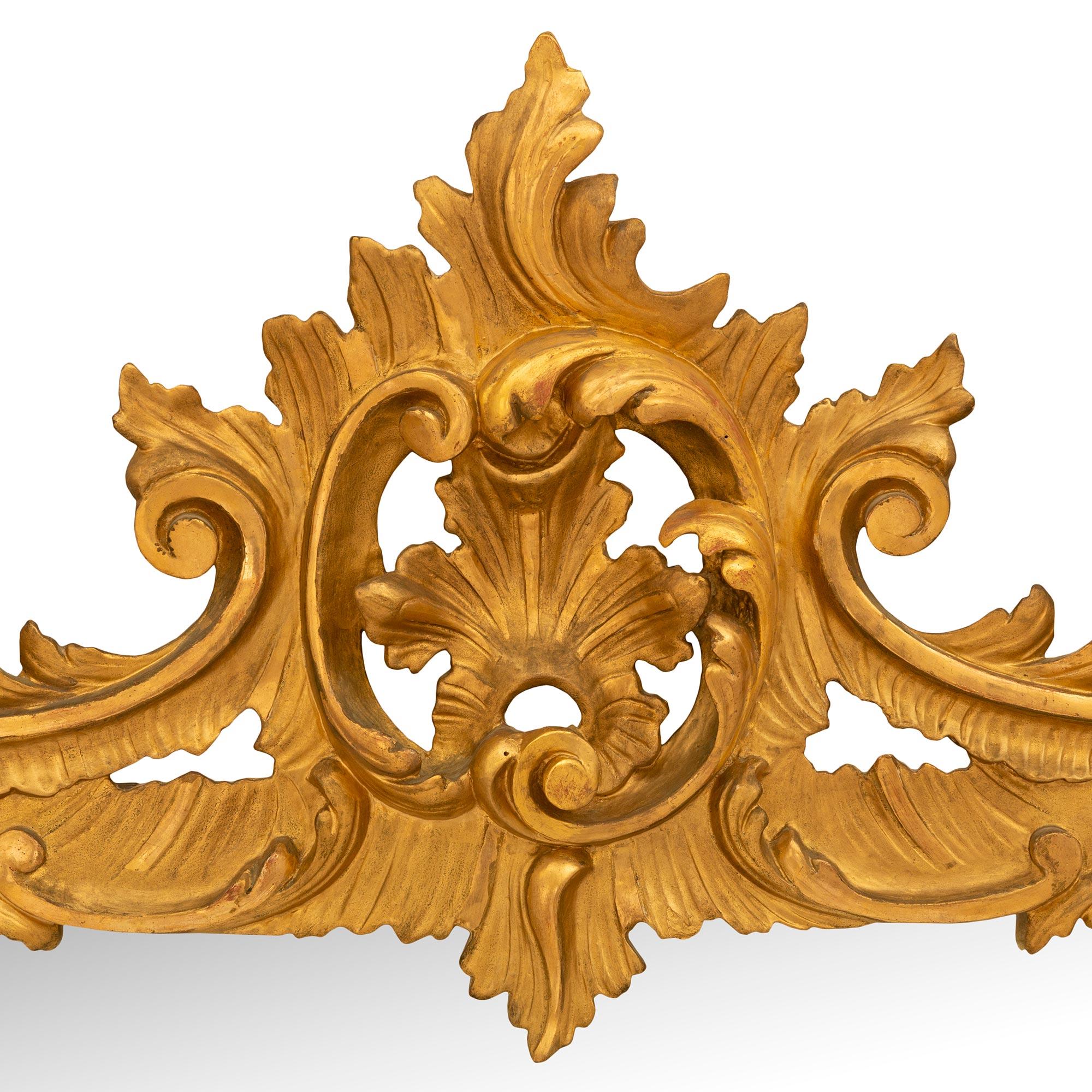 Miroir italien du XIXe siècle en bois doré de style Louis XV du XIXe siècle en vente 1