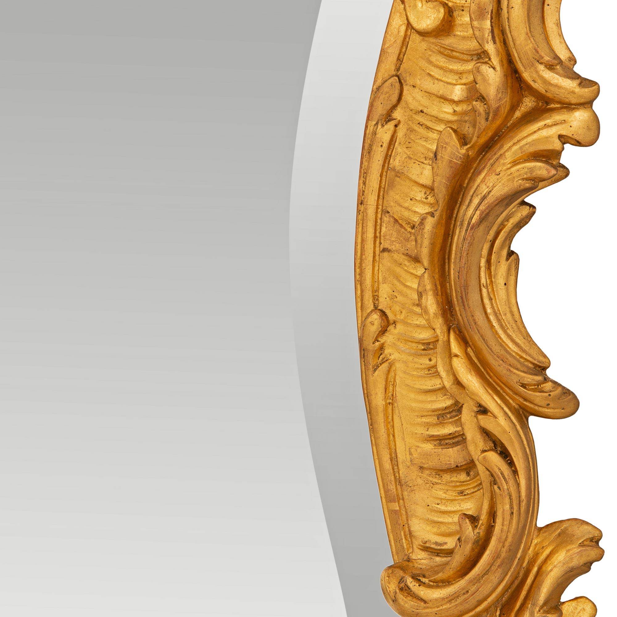 Miroir italien du XIXe siècle en bois doré de style Louis XV du XIXe siècle en vente 3