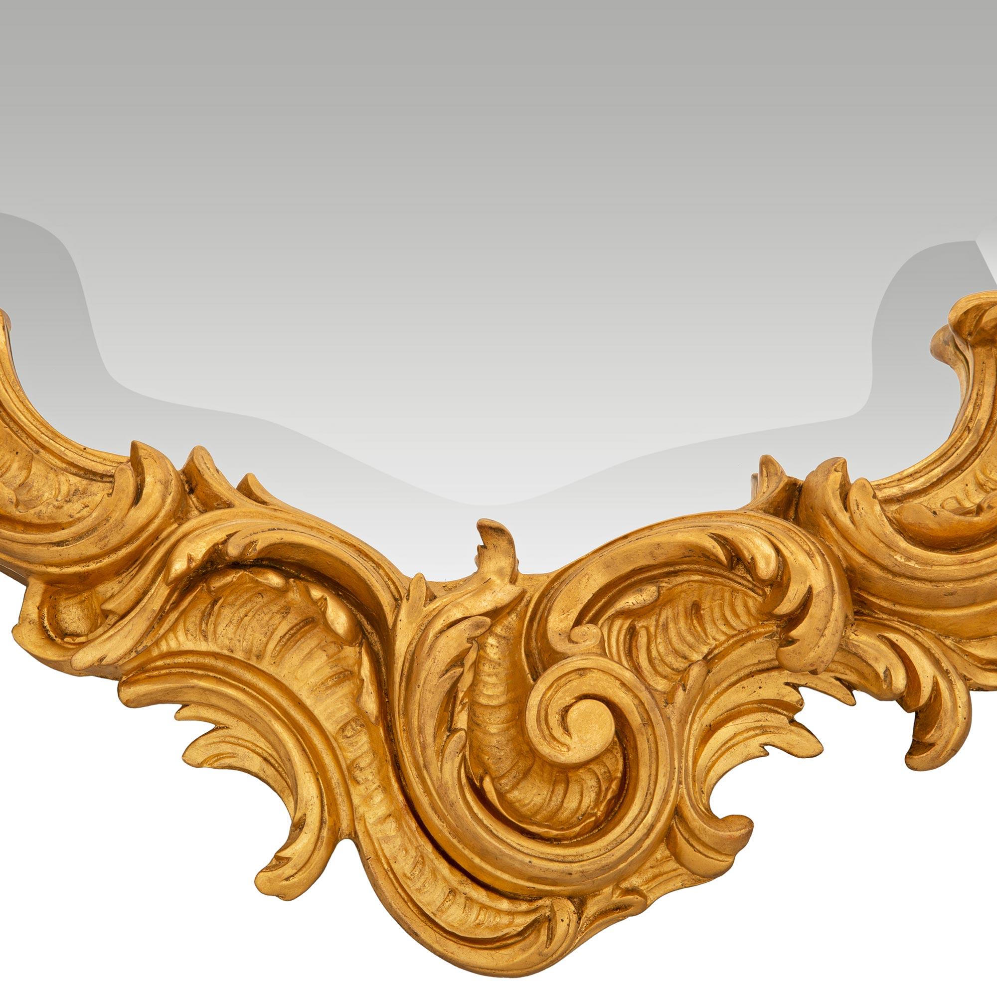 Miroir italien du XIXe siècle en bois doré de style Louis XV du XIXe siècle en vente 5
