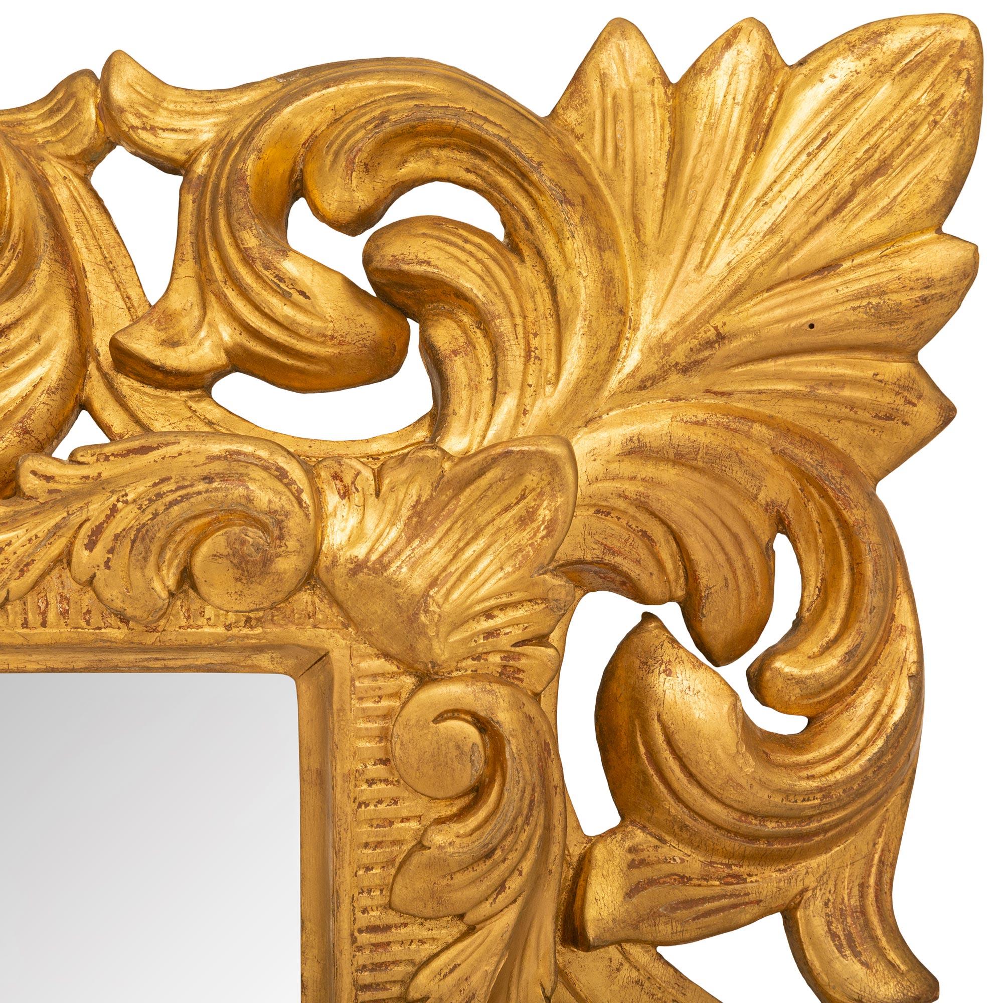 XIXe siècle Miroir italien du 19ème siècle en bois doré de style Louis XV de Florence en vente