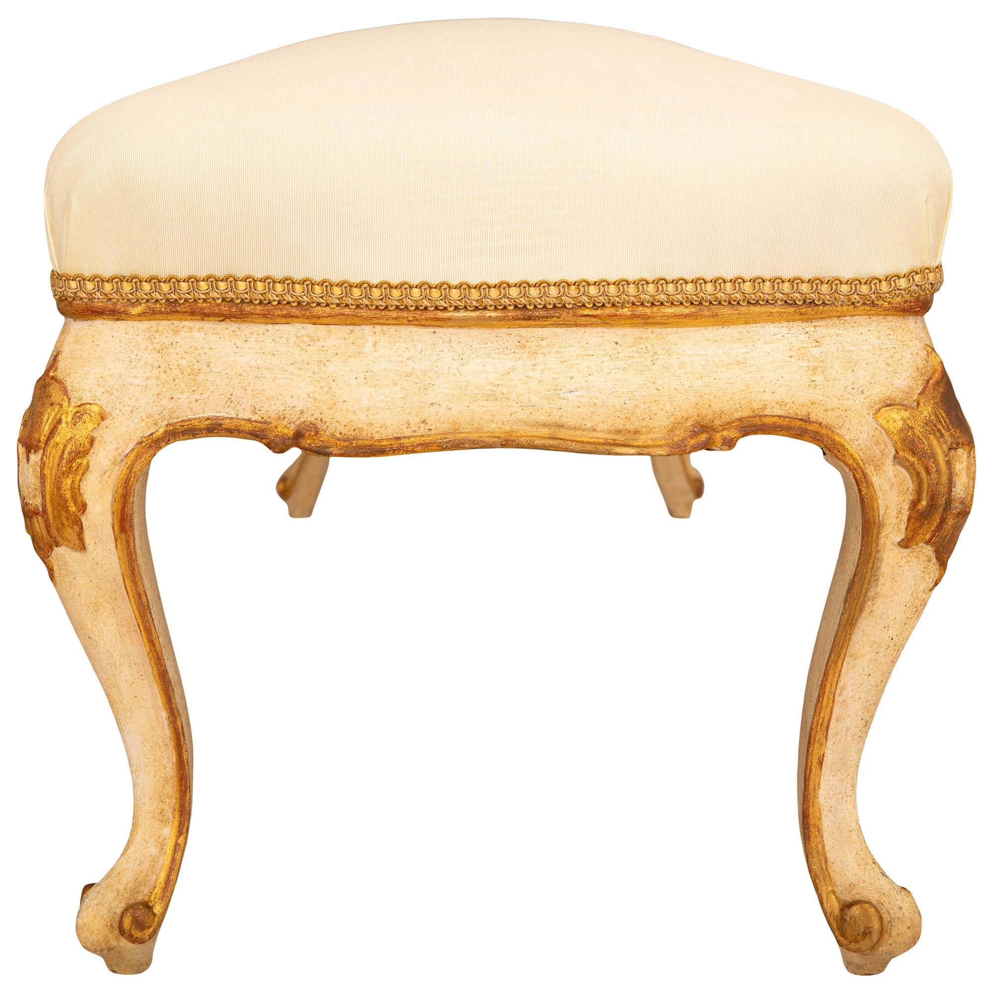 Banco italiano del siglo XIX de madera patinada y meca de estilo Luis XV en Bueno estado para la venta en West Palm Beach, FL