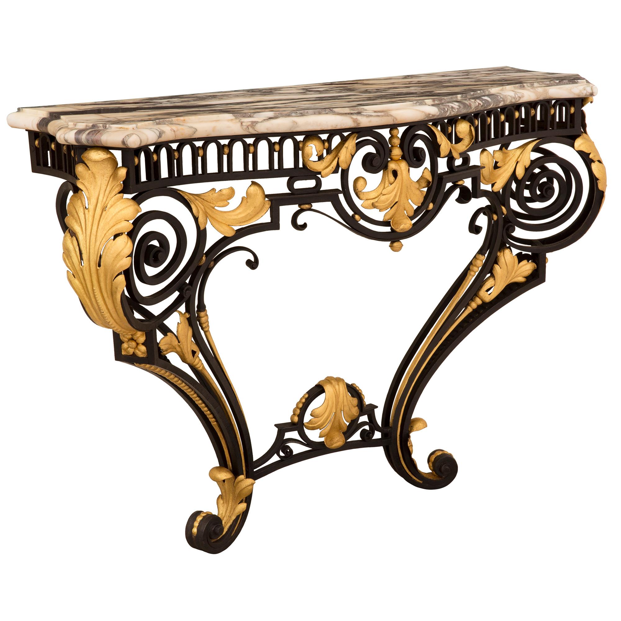 Doré Console italienne de style Louis XV du 19ème siècle en fer forgé, métal doré et marbre en vente