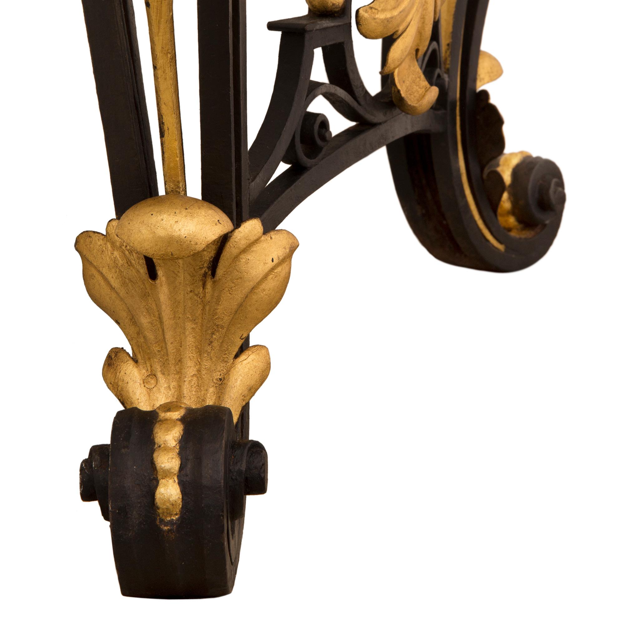 Console italienne de style Louis XV du 19ème siècle en fer forgé, métal doré et marbre en vente 3