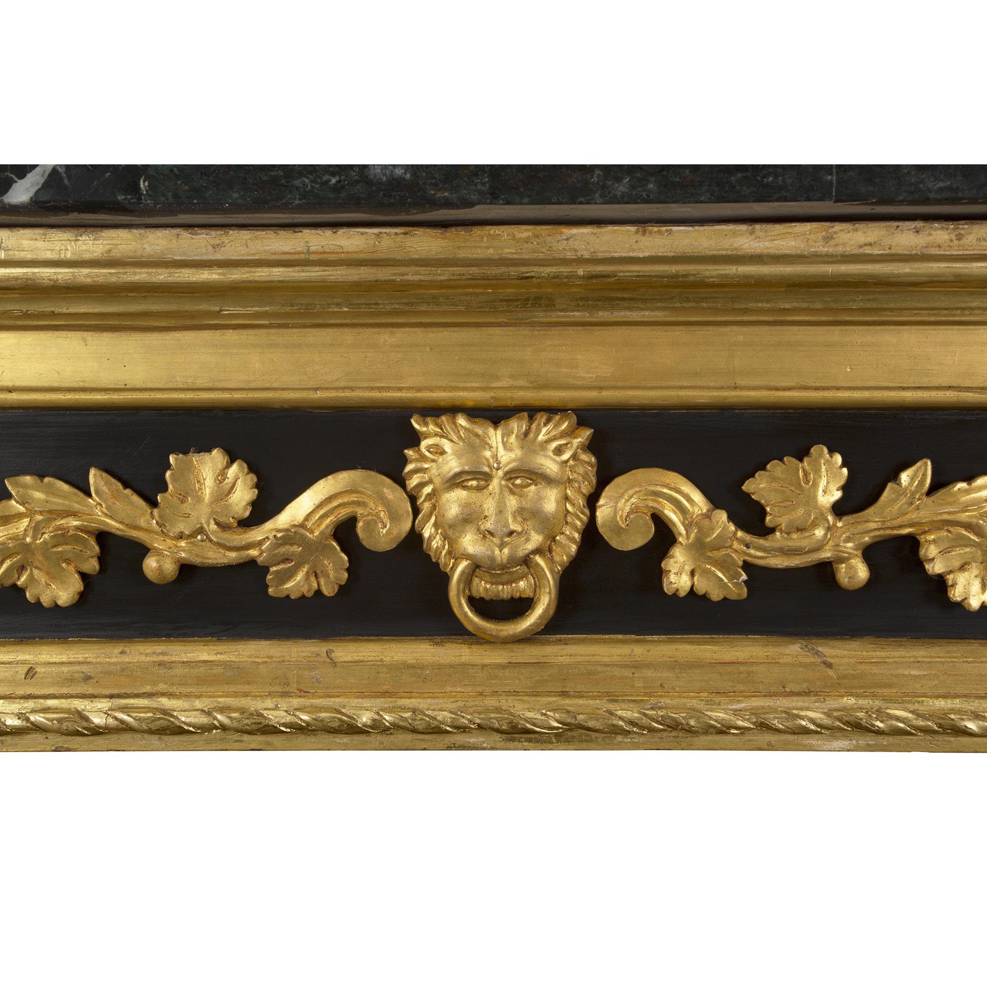 Freistehende italienische Louis-XVI-Konsole aus vergoldetem Holz und Marmor aus dem 19. Jahrhundert im Angebot 3