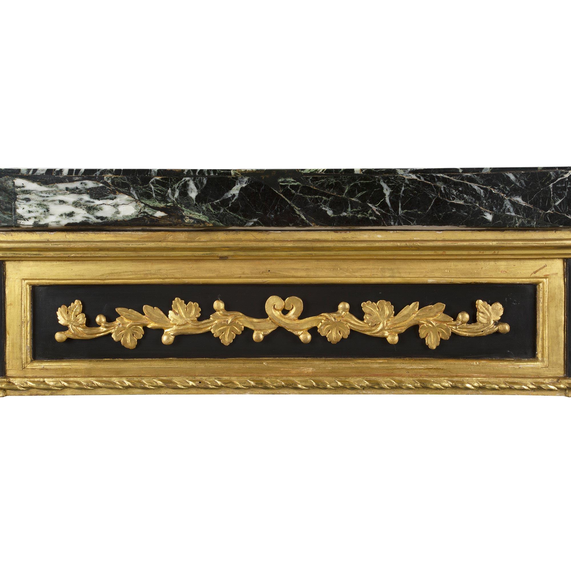 Freistehende italienische Louis-XVI-Konsole aus vergoldetem Holz und Marmor aus dem 19. Jahrhundert im Angebot 4