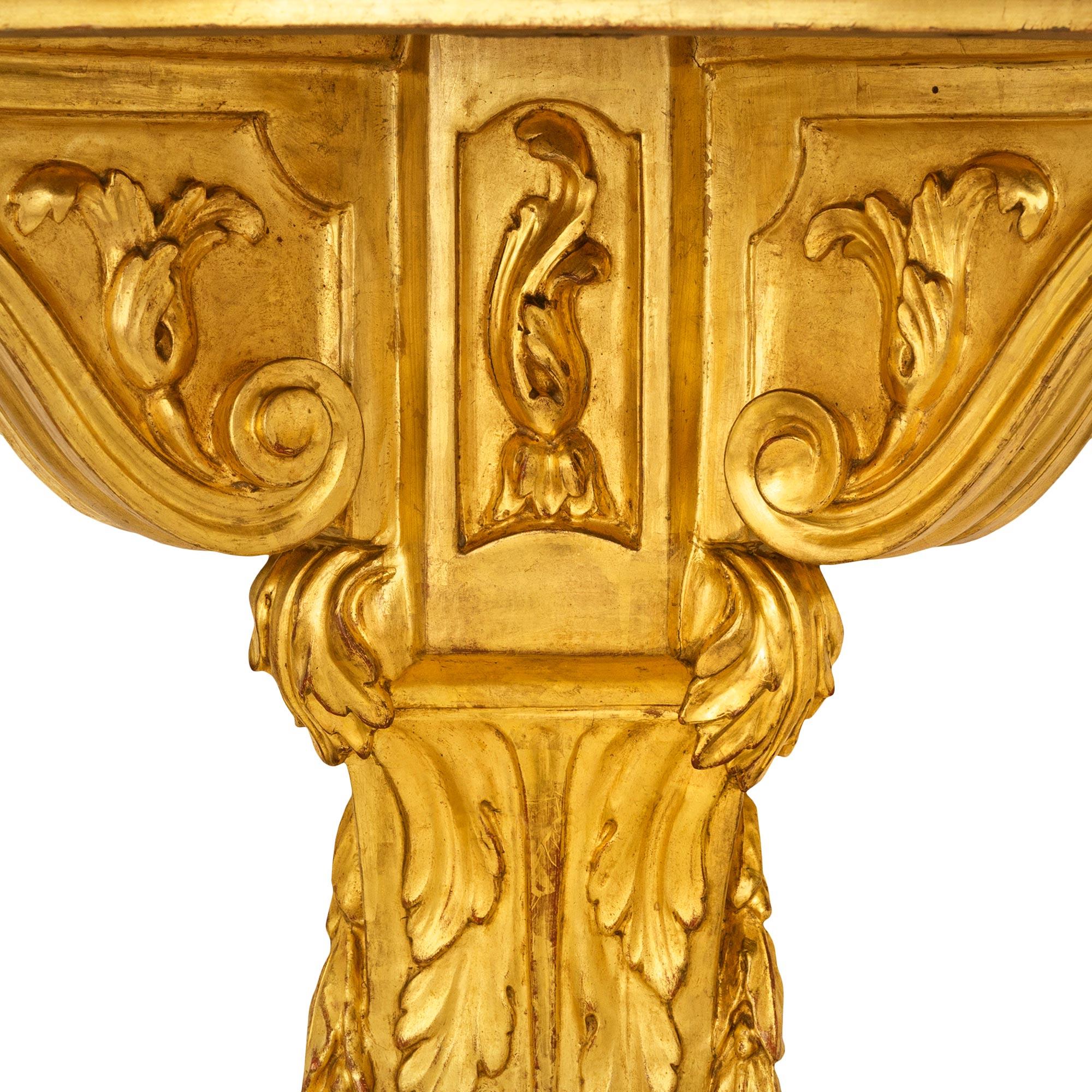 Albâtre Console italienne du 19ème siècle de style Louis XVI en bois doré et Alabastro Fiorito en vente