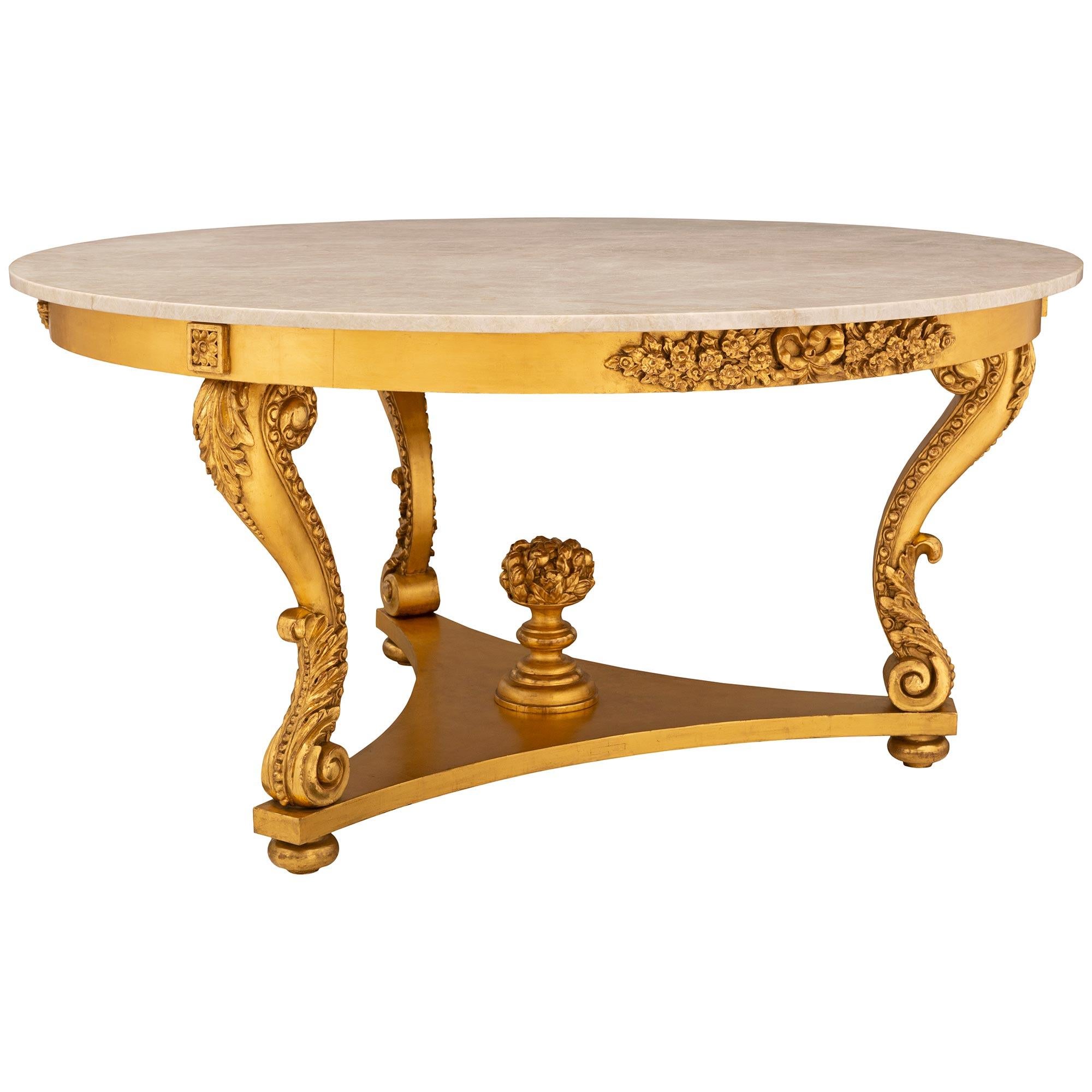 Table centrale italienne Louis XVI du 19ème siècle en bois doré et pierre d'albâtre Bon état - En vente à West Palm Beach, FL