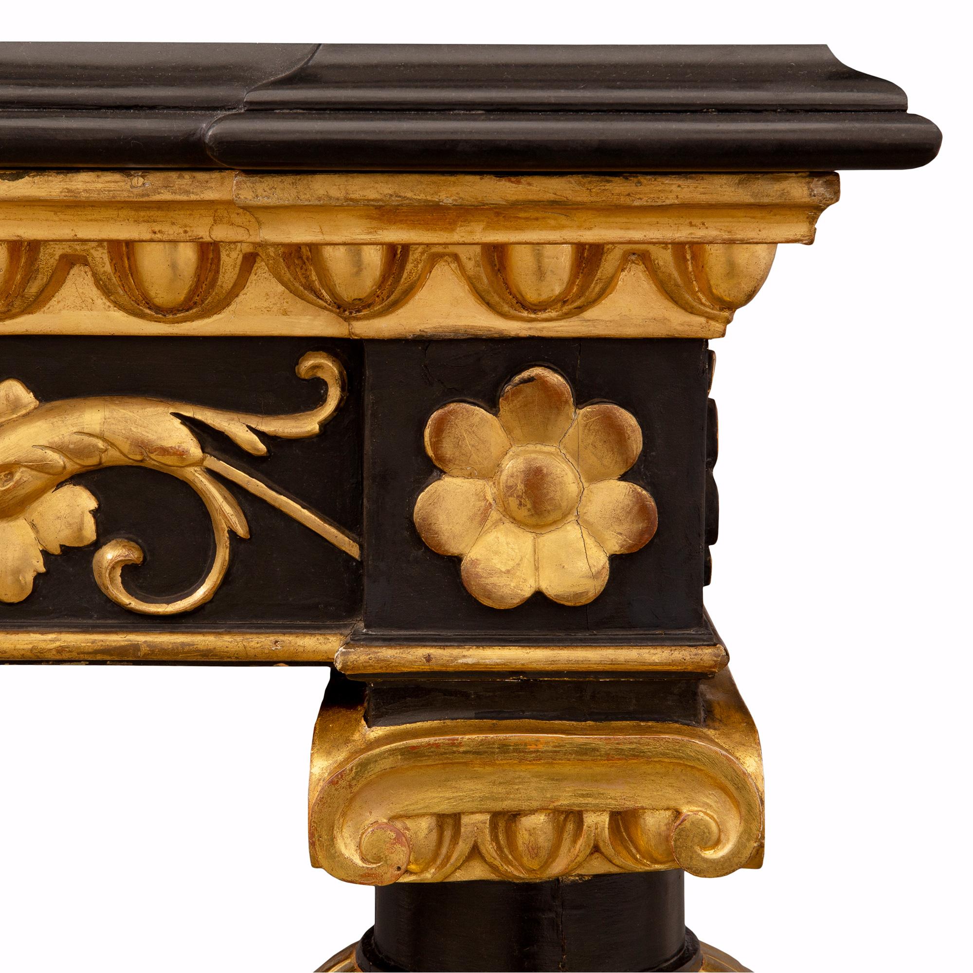 Italienische Konsole aus vergoldetem Holz und Marmor im Louis-XVI-Stil des 19. Jahrhunderts im Angebot 1