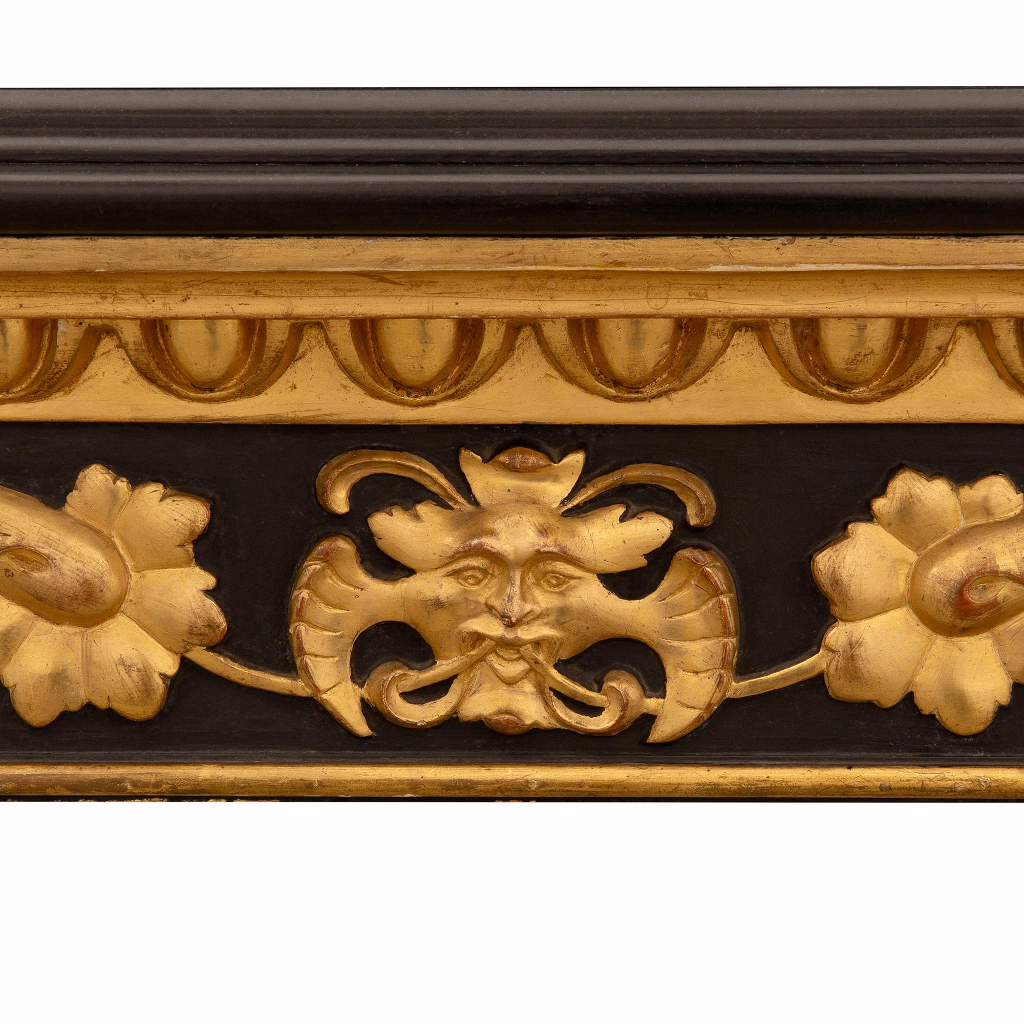 Console italienne Louis XVI du 19ème siècle en bois doré et marbre en vente 2