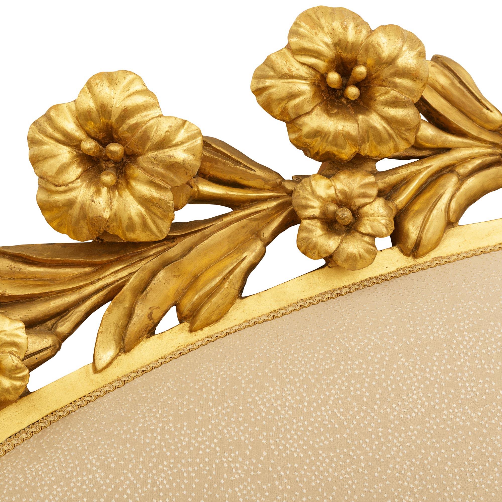 Bois doré Tête de lit en bois doré italien du 19ème siècle, de style Louis XVI en vente