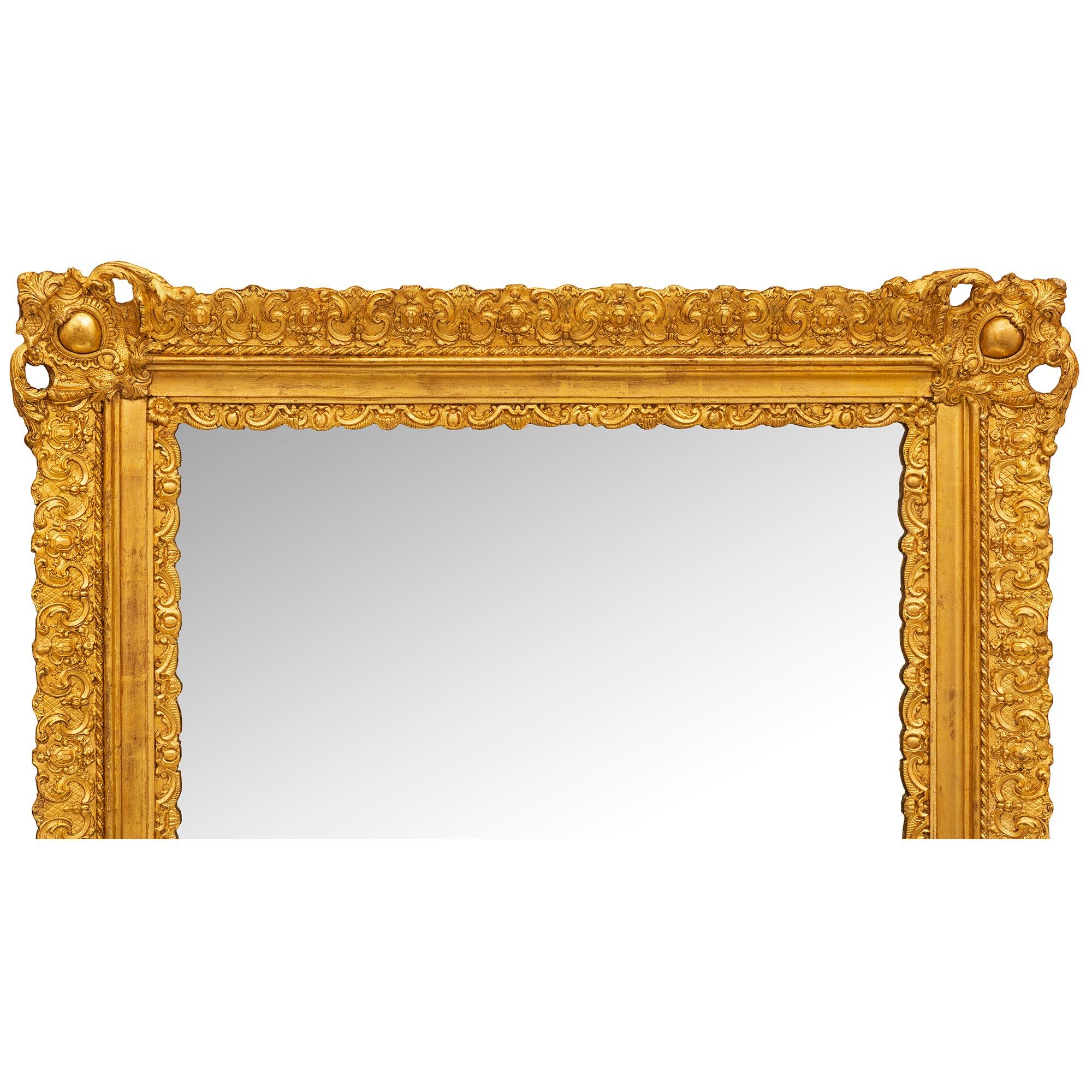 Miroir italien du 19ème siècle en bois doré de style Louis XVI Bon état - En vente à West Palm Beach, FL