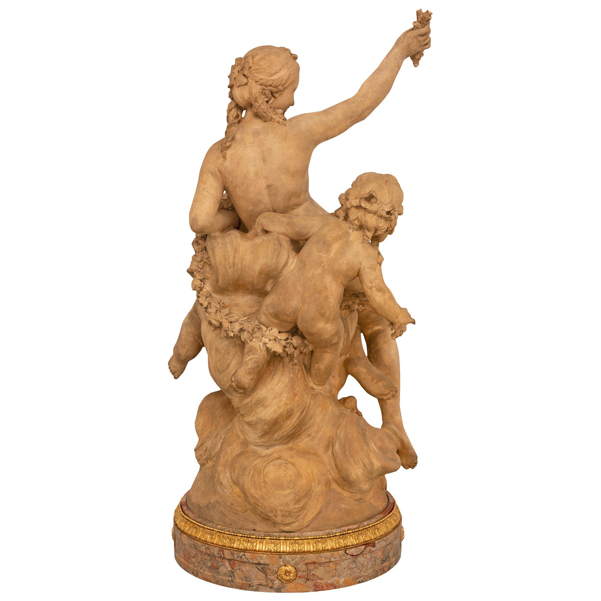 Statue italienne du 19ème siècle de style Louis XVI en marbre, bronze doré et terre cuite en vente 5