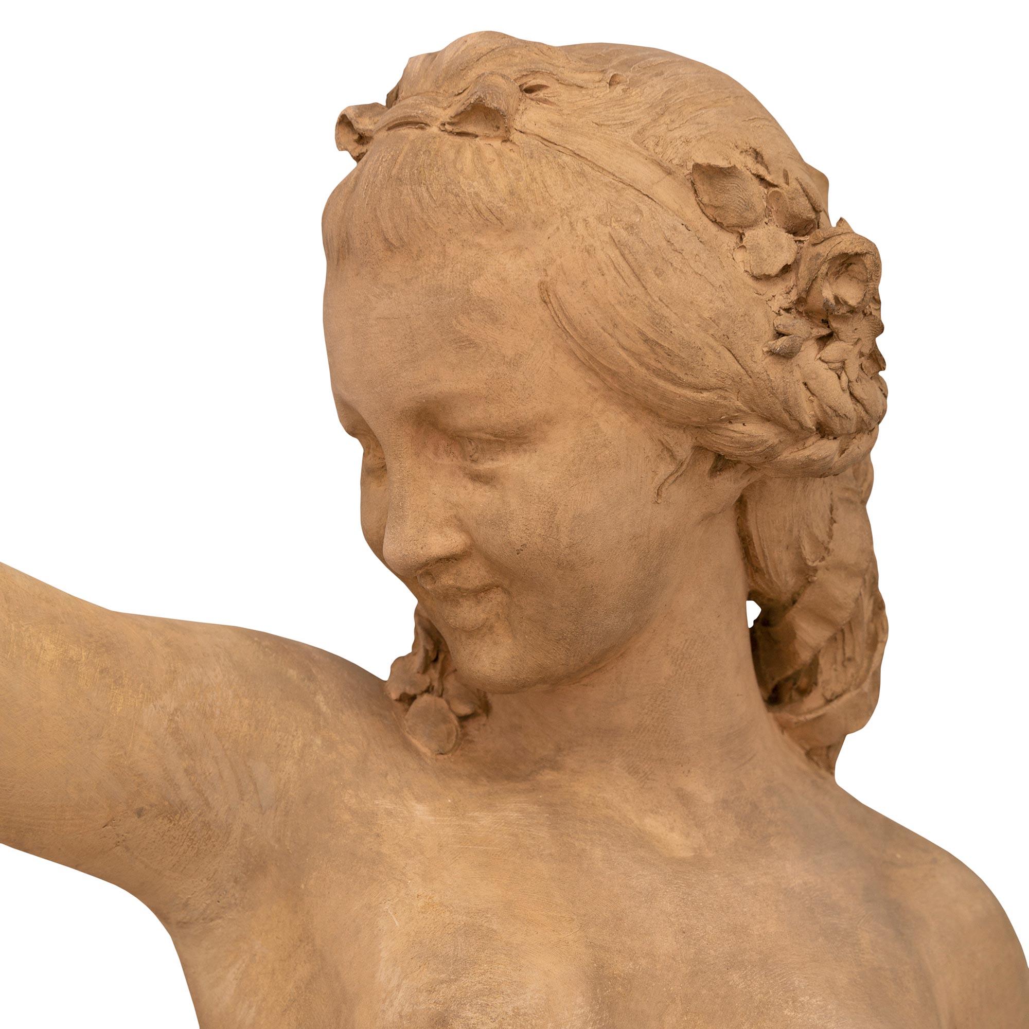 Italienische Terrakotta-Statue aus Marmor, Goldbronze und Terrakotta im Stil Louis XVI. des 19. Jahrhunderts im Angebot 2