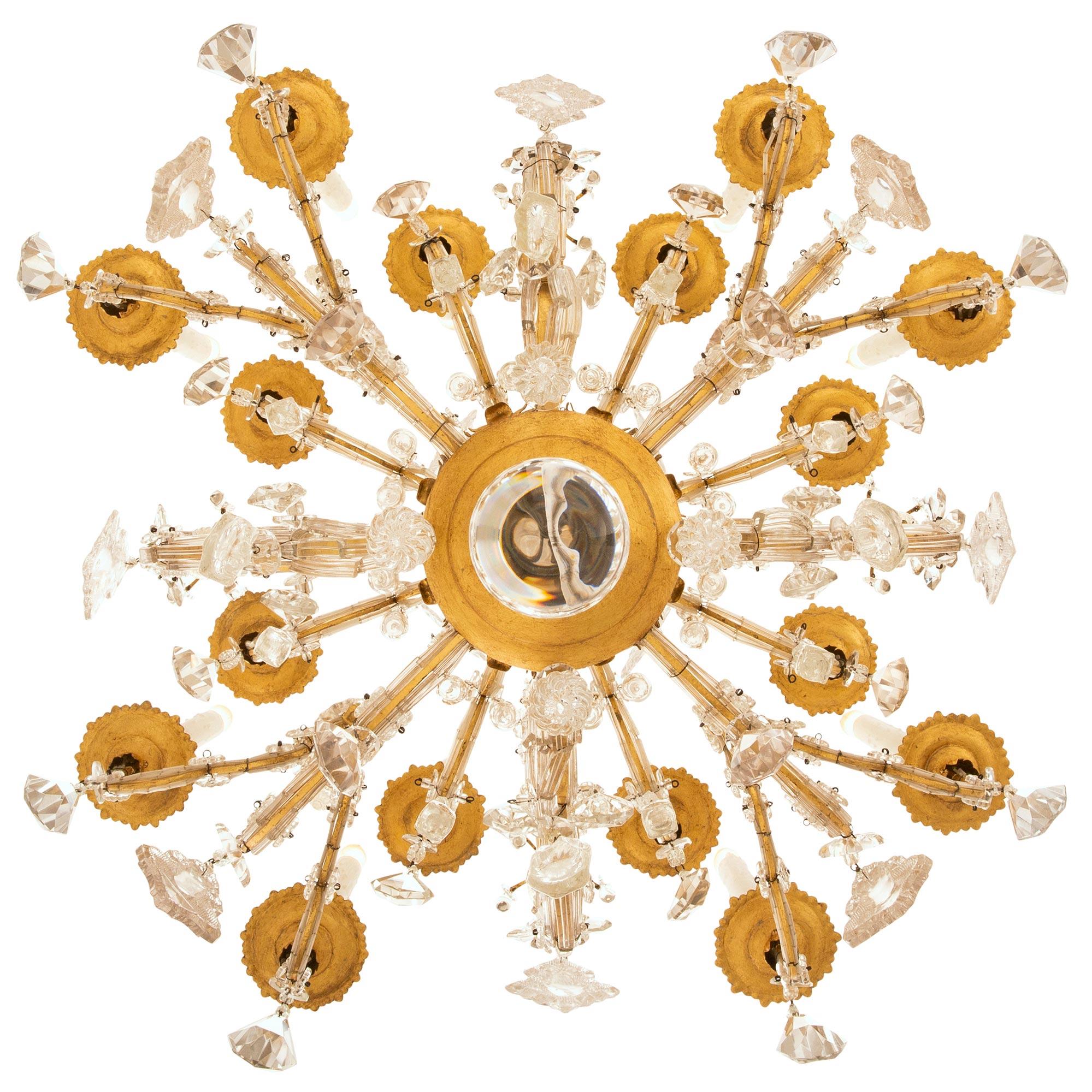 Italienischer Louis-XVI-Kronleuchter aus Opalglas, Kristall und Gold aus dem 19. im Angebot 2