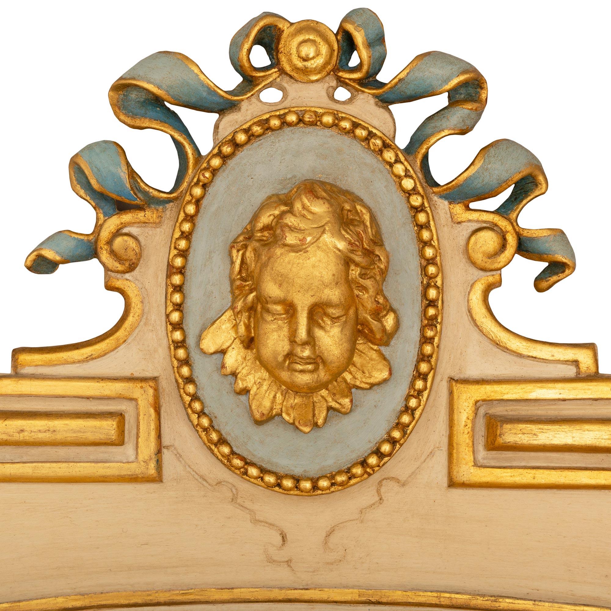 Italienisch 19. Jahrhundert Louis XVI st. patiniert und Giltwood Spiegel im Zustand „Gut“ im Angebot in West Palm Beach, FL