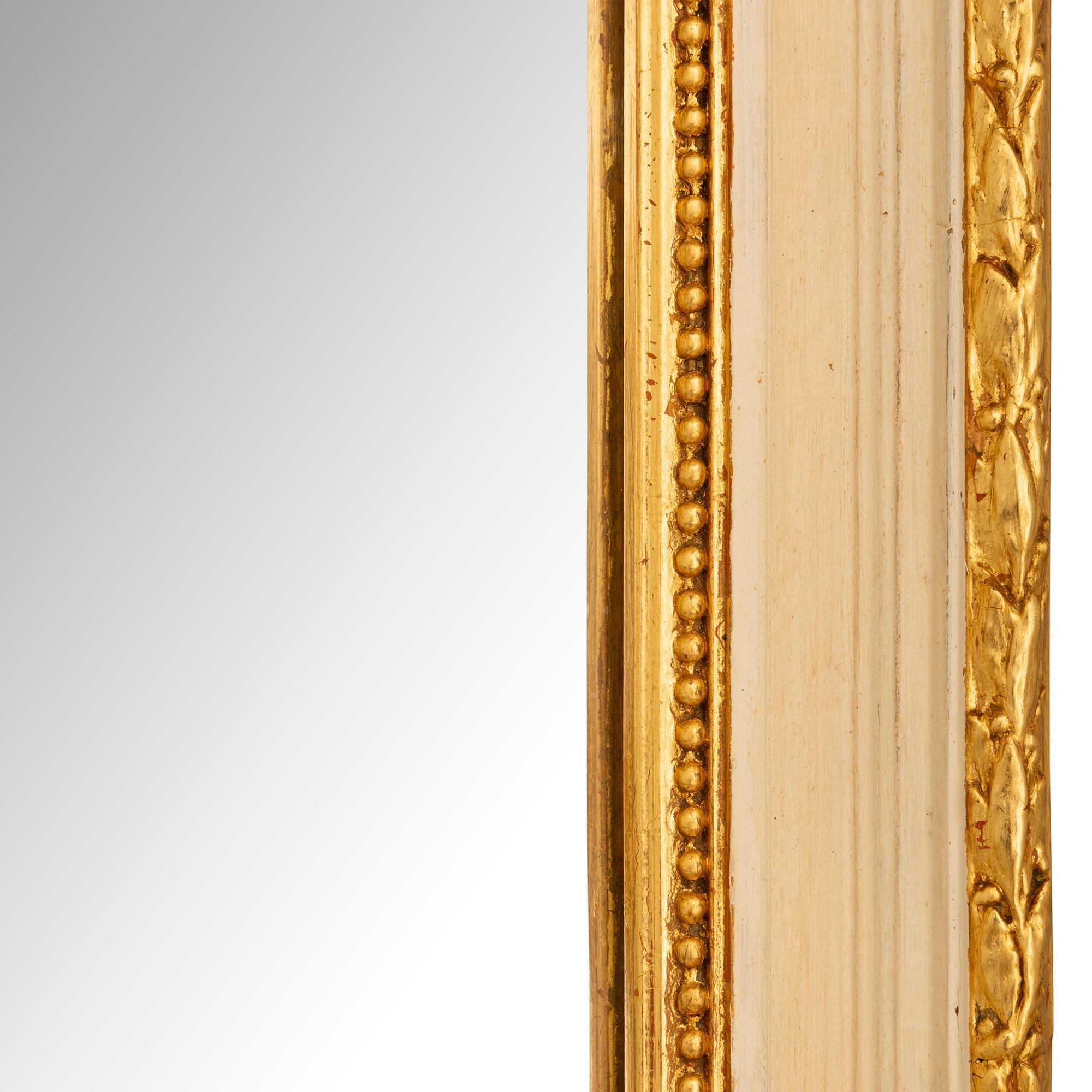 Italienisch 19. Jahrhundert Louis XVI st. patiniert und Giltwood Spiegel im Angebot 2